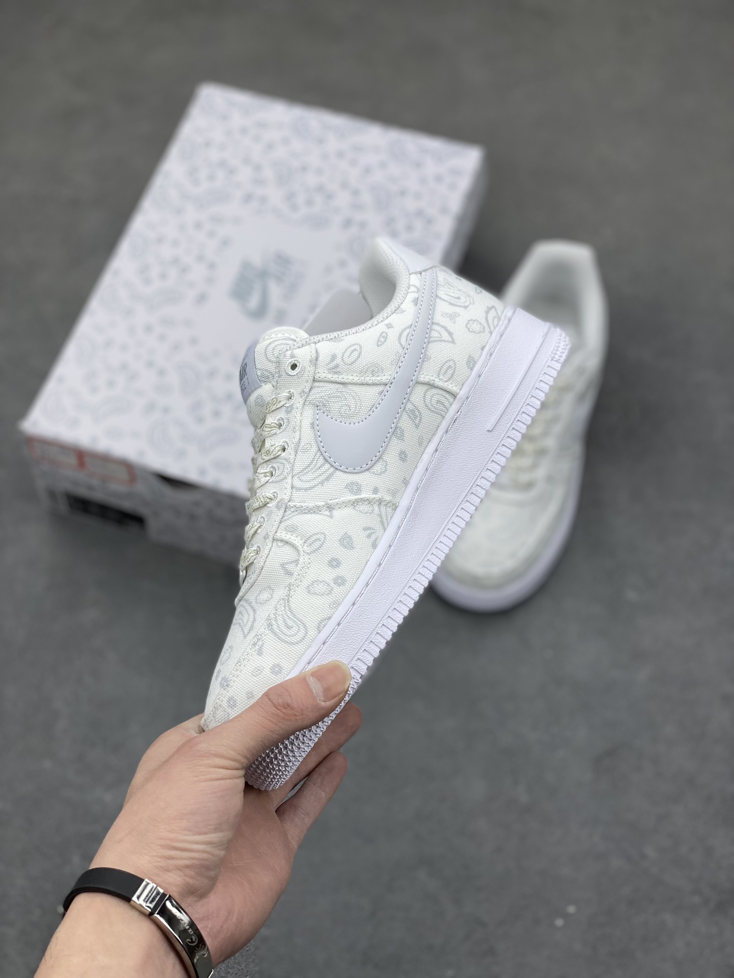 Nike Air Force 1 '07 White Paisley Casual Sneakers Low-Top Shoes 4 i1681068953 4173 2