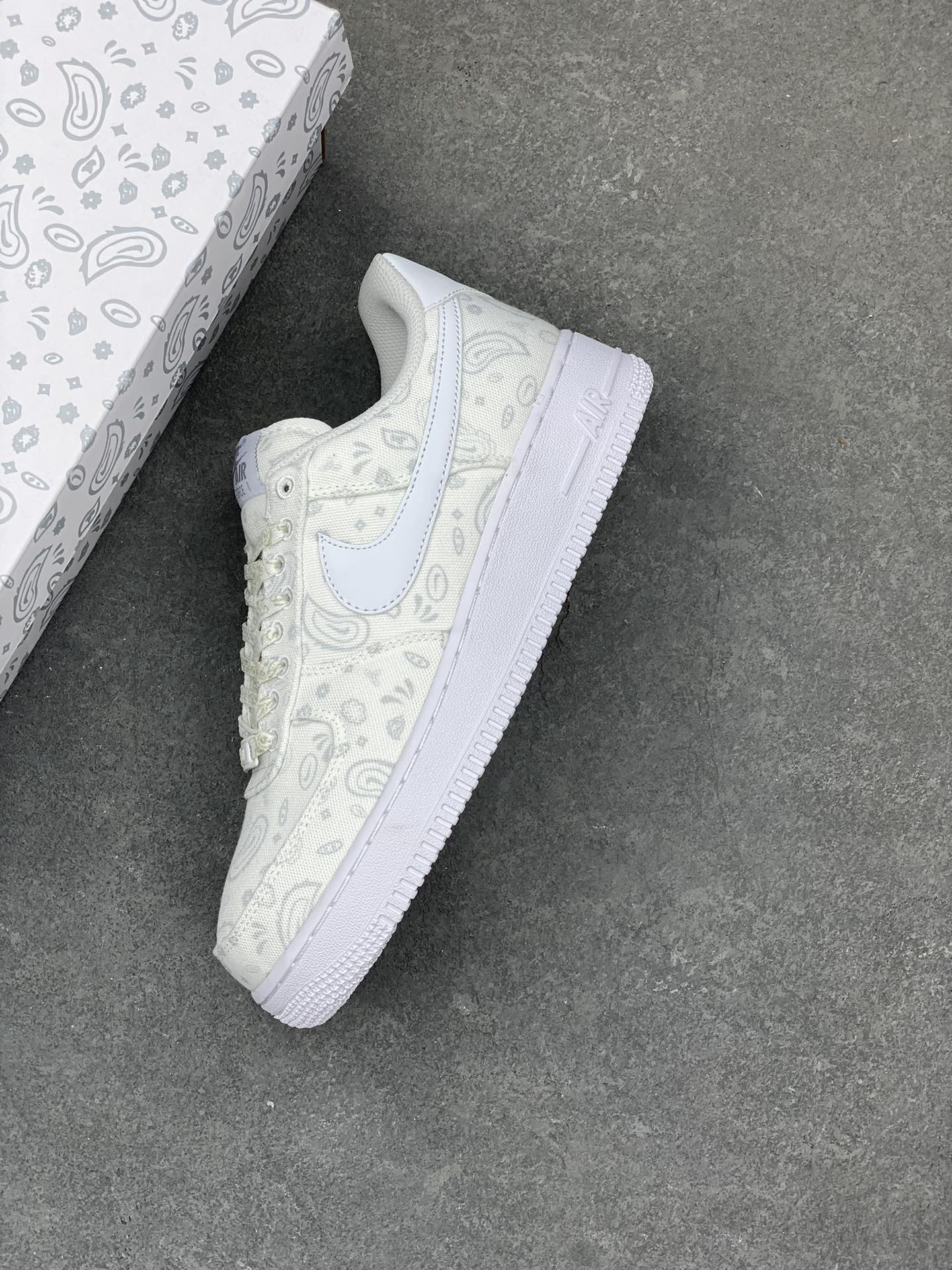 Nike Air Force 1 '07 White Paisley Casual Sneakers Low-Top Shoes 8 i1681068953 508 6