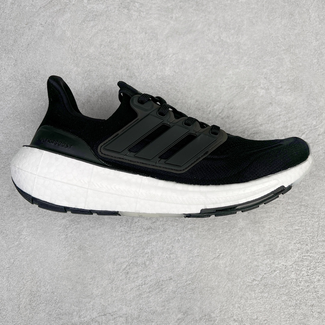 零售💰270 ＃YG纯原 AD Ultra Boost Light UB2023系列低帮袜套式针织透气缓震休闲运动慢跑鞋 GY9351 历经10年不断创新以科技重塑跑步推出全新超轻新科技跑鞋 力求为跑步添活力 搭载LIGHT BOOST中底的新鲜演绎 无论节奏快慢、距离长短 伴你活力畅跑 延续了该系列的设计语言 采用分区编织鞋面 鞋头处网眼孔洞更大 提升透气性 一体式鞋舌 避免运动中出现偏移 实现鞋脚一体性 鞋侧 TPU 材质 有效提供支撑性 镂空的设计 同时减轻整体重量 最明显的则是中底部分 不仅是厚度夸张 大家最熟悉的 Boost 材质终于迎来升级 减重 30% 带来更轻量化的上脚感受 SIZE：36 36.5 37 38 38.5 39 40 40.5 41 42 42.5 43 44 44.5 45 46 47 48 编码：by2936070-运动鞋