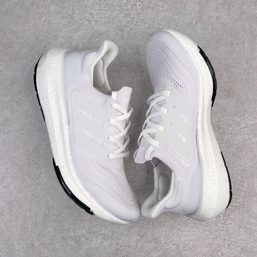 图片[3]-零售💰270 ＃YG纯原 AD Ultra Boost Light UB2023系列低帮袜套式针织透气缓震休闲运动慢跑鞋 GY9350 德国进口巴斯夫大底 全套原纸板楦头开发 原厂特供飞织面配套加持 确保原汁原味 完美呈现版型 一比一还原zp踩屎脚感 原档案底模数据 正确多层组合大底 辰元原厂针织代工 细节还原度极高 独家外贸特供开发至48.5 历经10年不断创新以科技重塑跑步推出全新超轻新科技跑鞋 力求为跑步添活力 搭载LIGHT BOOST中底的新鲜演绎 无论节奏快慢、距离长短 伴你活力畅跑 延续了该系列的设计语言 采用分区编织鞋面 鞋头处网眼孔洞更大 提升透气性 一体式鞋舌 避免运动中出现偏移 实现鞋脚一体性 鞋侧 TPU 材质 有效提供支撑性 镂空的设计 同时减轻整体重量 最明显的则是中底部分 不仅是厚度夸张 大家最熟悉的 Boost 材质终于迎来升级 减重 30% 带来更轻量化的上脚感受  SIZE：36 36.5 37 38 38.5 39 40 40.5 41 42 42.5 43 44 44.5 45 46 47 48 编码：by2936070-运动鞋