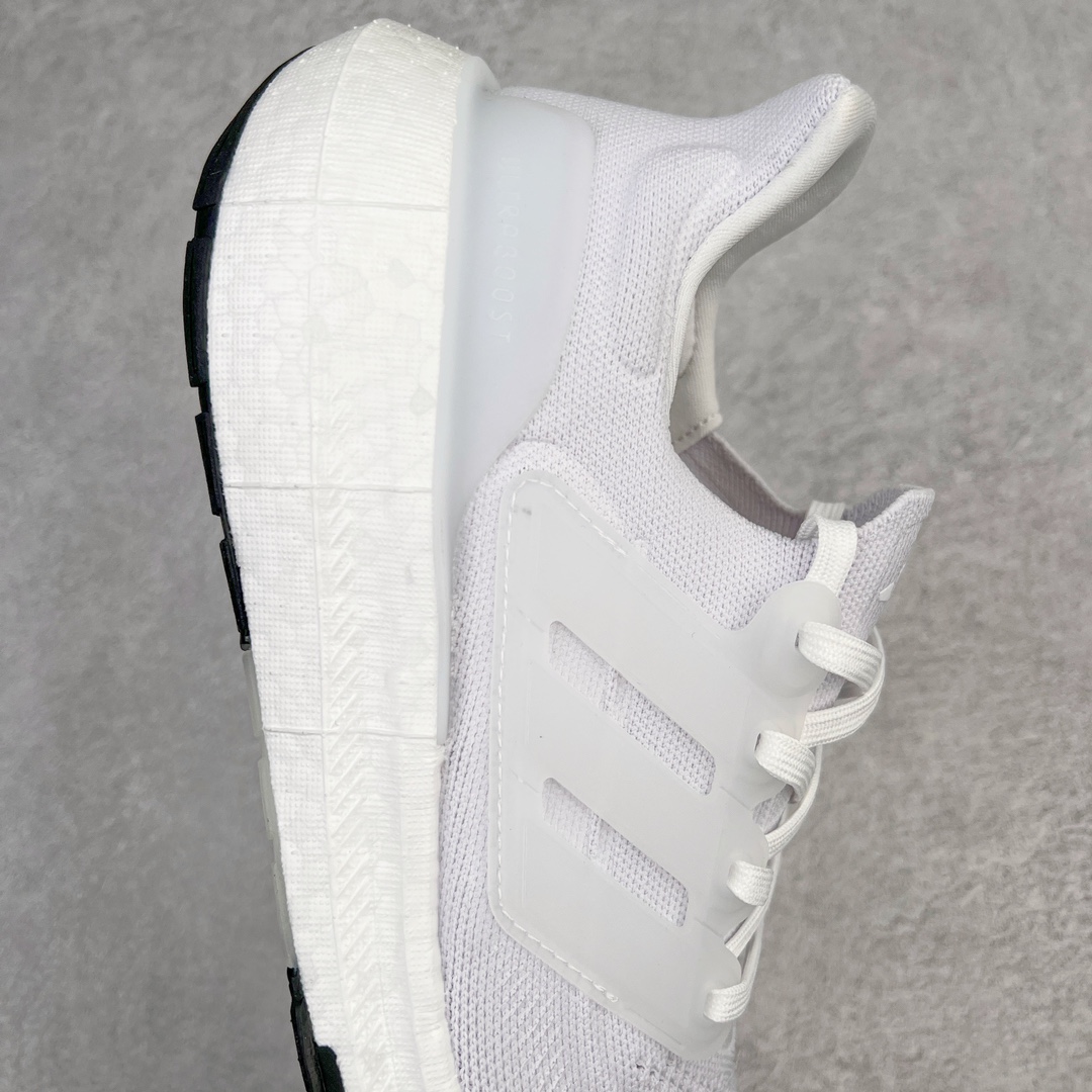 图片[6]-零售💰270 ＃YG纯原 AD Ultra Boost Light UB2023系列低帮袜套式针织透气缓震休闲运动慢跑鞋 GY9350 德国进口巴斯夫大底 全套原纸板楦头开发 原厂特供飞织面配套加持 确保原汁原味 完美呈现版型 一比一还原zp踩屎脚感 原档案底模数据 正确多层组合大底 辰元原厂针织代工 细节还原度极高 独家外贸特供开发至48.5 历经10年不断创新以科技重塑跑步推出全新超轻新科技跑鞋 力求为跑步添活力 搭载LIGHT BOOST中底的新鲜演绎 无论节奏快慢、距离长短 伴你活力畅跑 延续了该系列的设计语言 采用分区编织鞋面 鞋头处网眼孔洞更大 提升透气性 一体式鞋舌 避免运动中出现偏移 实现鞋脚一体性 鞋侧 TPU 材质 有效提供支撑性 镂空的设计 同时减轻整体重量 最明显的则是中底部分 不仅是厚度夸张 大家最熟悉的 Boost 材质终于迎来升级 减重 30% 带来更轻量化的上脚感受  SIZE：36 36.5 37 38 38.5 39 40 40.5 41 42 42.5 43 44 44.5 45 46 47 48 编码：by2936070-运动鞋