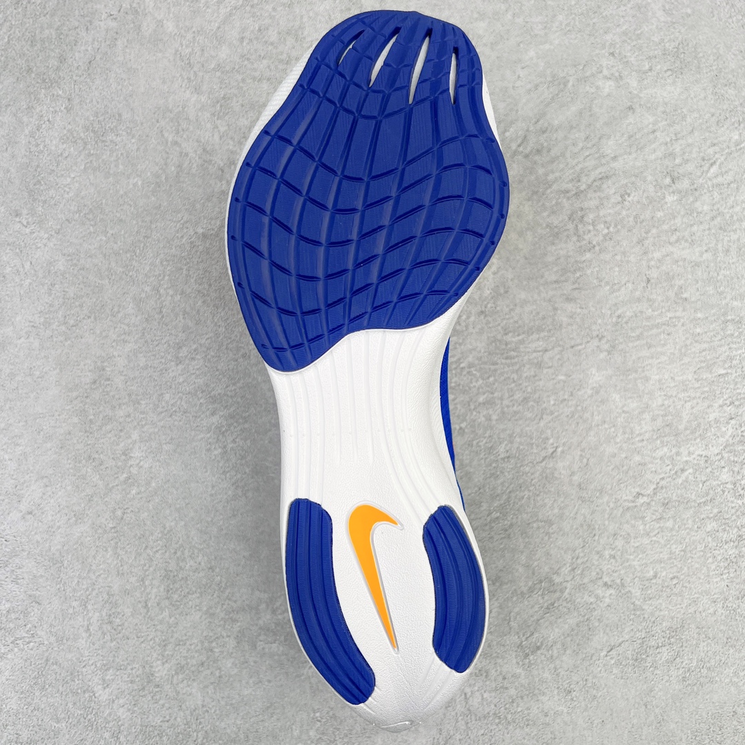 图片[9]-＃纯原福利 NK ZoomX Vaporfly Next% 马拉松一代跑鞋 鞋面使用了全新 Vaporweave 科技 这种类似蝉翼的材质相比 Flyknit 更加轻薄透气 非对称的鞋带系统和泡棉护垫的加入令舒适度更高 鞋头辅以超大的 Swoosh 点缀 再配上流线型外观设计 时尚感十足 尺码：36 36.5 37.5 38 38.5 39 40 40.5 41 42 42.5 43 44 44.5 45-选品中心