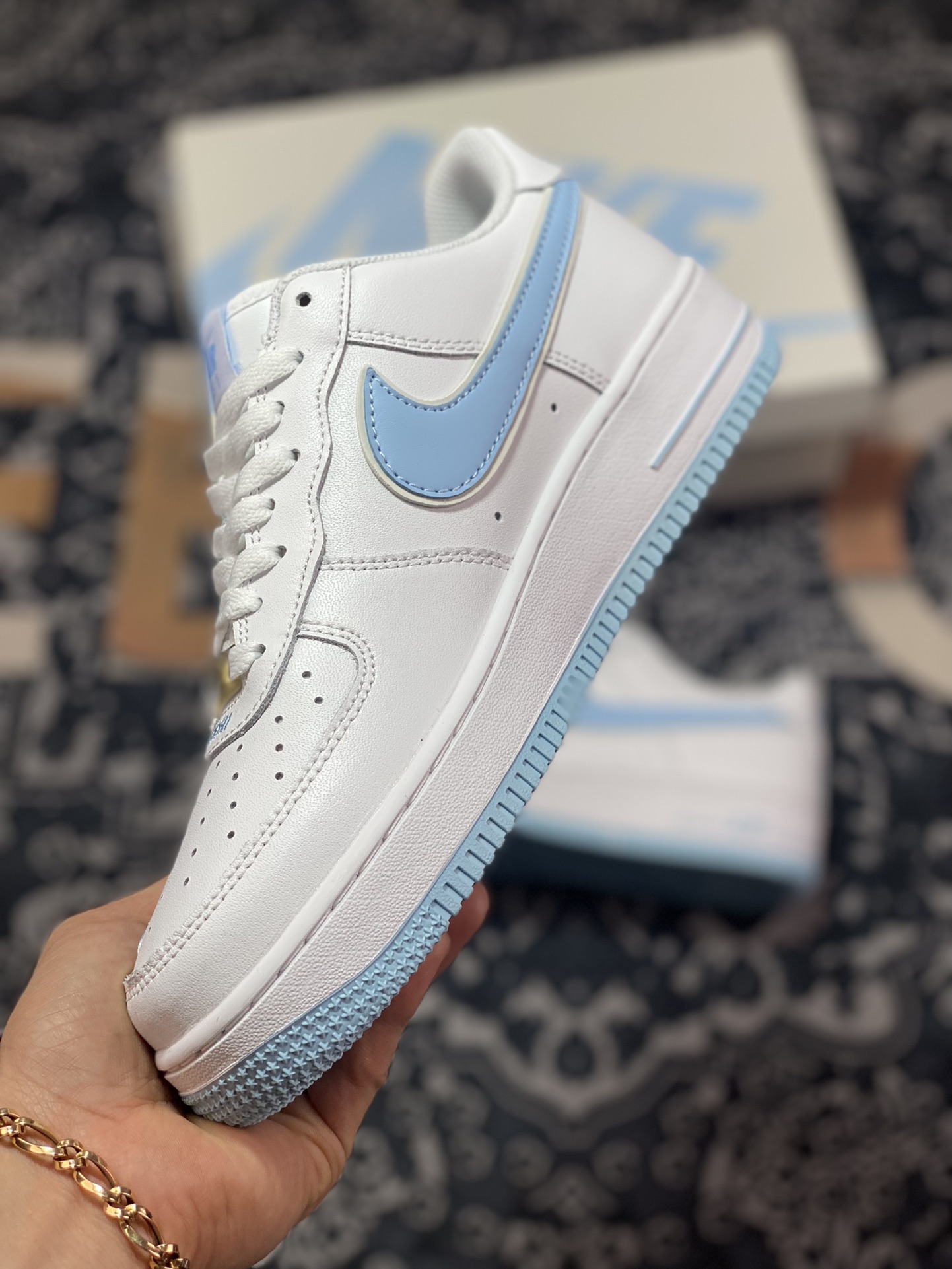 Nike Air Force 1 '07 Low QS ”White/Ice Blue Mini Swoosh” Air Force One Classic CV5696-962-Top High Quatity Cheap Sneakers Fashion Clothing Clothes Bags handbags Shoes of all Brand wholesale With The best Quality And Beautiful Price from China Factory Chinese suppliers wholesaler seller Nike Air Force 1 '07 Low QS ”White/Ice Blue Mini Swoosh” Air Force One Classic CV5696-962