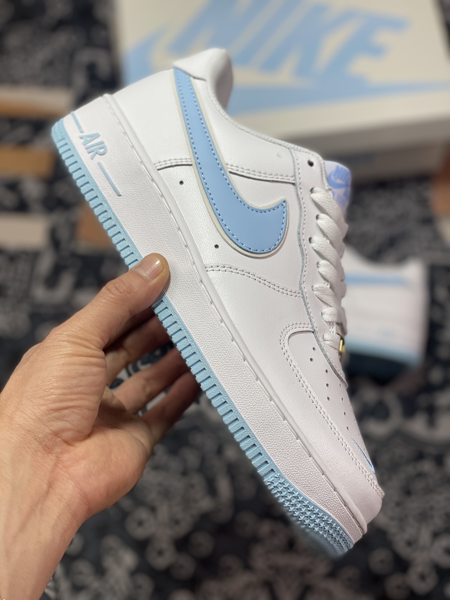 Nike Air Force 1 '07 Low QS ”White/Ice Blue Mini Swoosh” Air Force One Classic CV5696-962-Top High Quatity Cheap Sneakers Fashion Clothing Clothes Bags handbags Shoes of all Brand wholesale With The best Quality And Beautiful Price from China Factory Chinese suppliers wholesaler seller Nike Air Force 1 '07 Low QS ”White/Ice Blue Mini Swoosh” Air Force One Classic CV5696-962