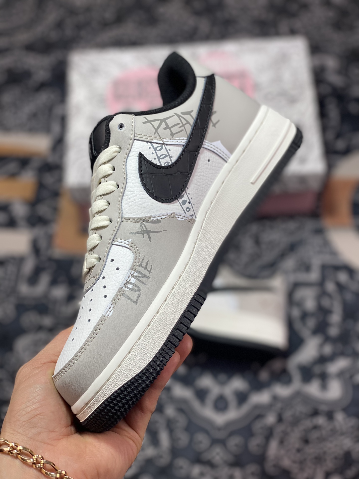 Nike Air Force 1'07 Low ”Grey/White/Black” Air Force One Classic Low-top Versatile Casual Sports Shoes LT5986-921-Top High Quatity Cheap Sneakers Fashion Clothing Clothes Bags handbags Shoes of all Brand wholesale With The best Quality And Beautiful Price from China Factory Chinese suppliers wholesaler seller Nike Air Force 1'07 Low ”Grey/White/Black” Air Force One Classic Low-top Versatile Casual Sports Shoes LT5986-921