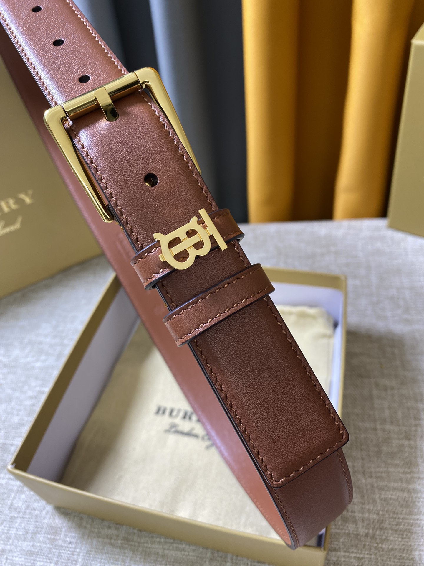 巴宝莉-BURBERRY新款同步3.