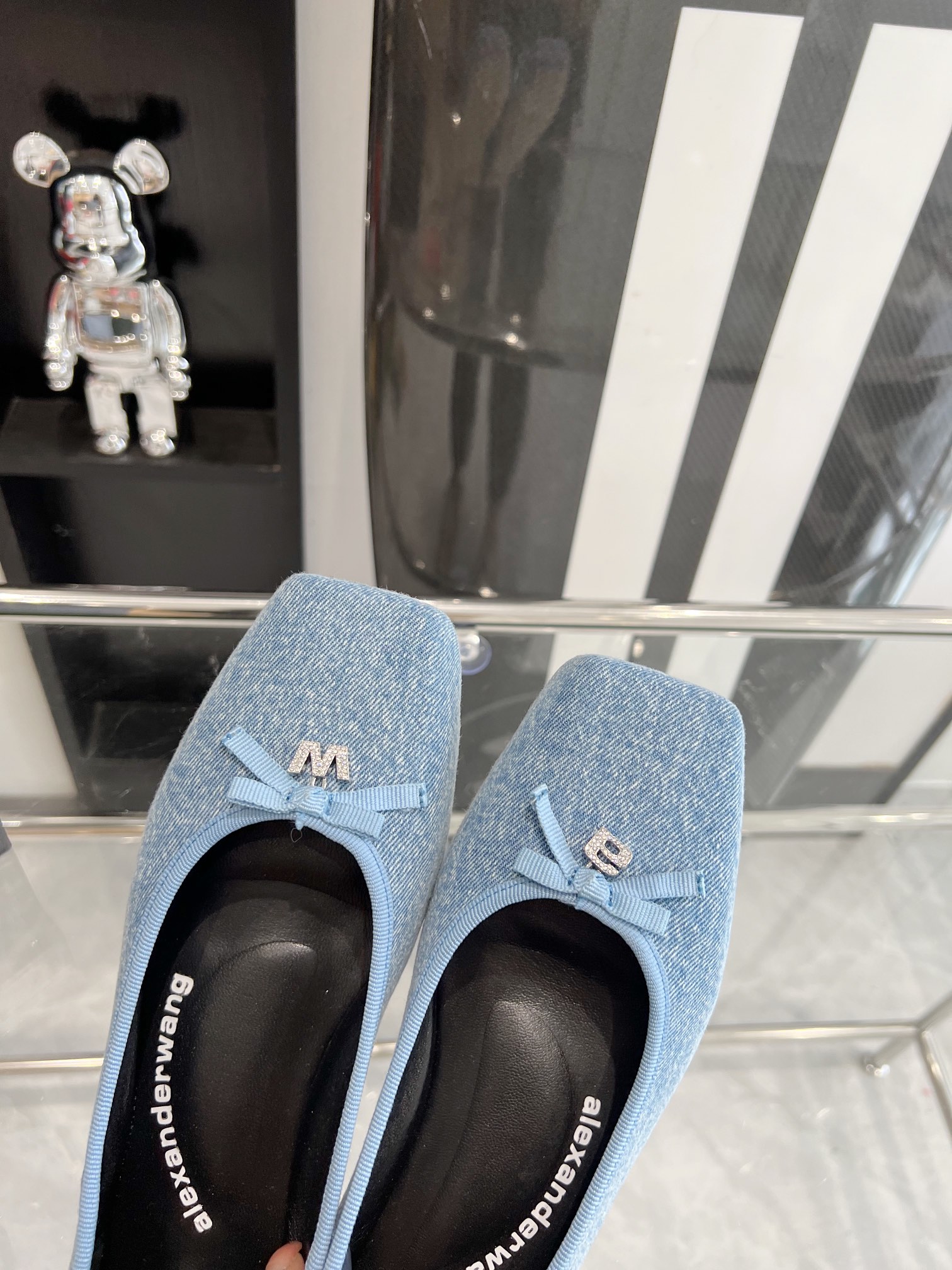 Luxurious Sheepskin Jeans: Alexanderwang 23 New Collection with Soft Details - 图片 8