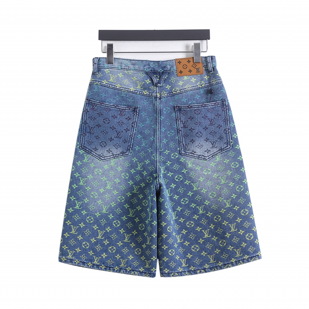 短袖/💰100    短裤/💰100
路易威登 𝙇𝙤𝙪𝙞𝙨 𝙑𝙪𝙞𝙩𝙩𝙤𝙣 1V 25SS 走秀款炫彩渐变彩虹牛仔短袖短裤套装
轻奢主义 男女日常通勤穿搭必备单品  正确版本  欢迎对比
详细特征
· 定织1V Monogram老花图案渐变提花面料
· 红外线定位裁剪  全部对位
· 环保染色 双重酵素洗水 喷马骝 复古做旧工艺
· 定制原版黄铜logo饰扣  原版皮牌 
· 原版主唛水洗吊牌纽扣包装
   颜色：图片色
   尺码：XS/S/M/L
