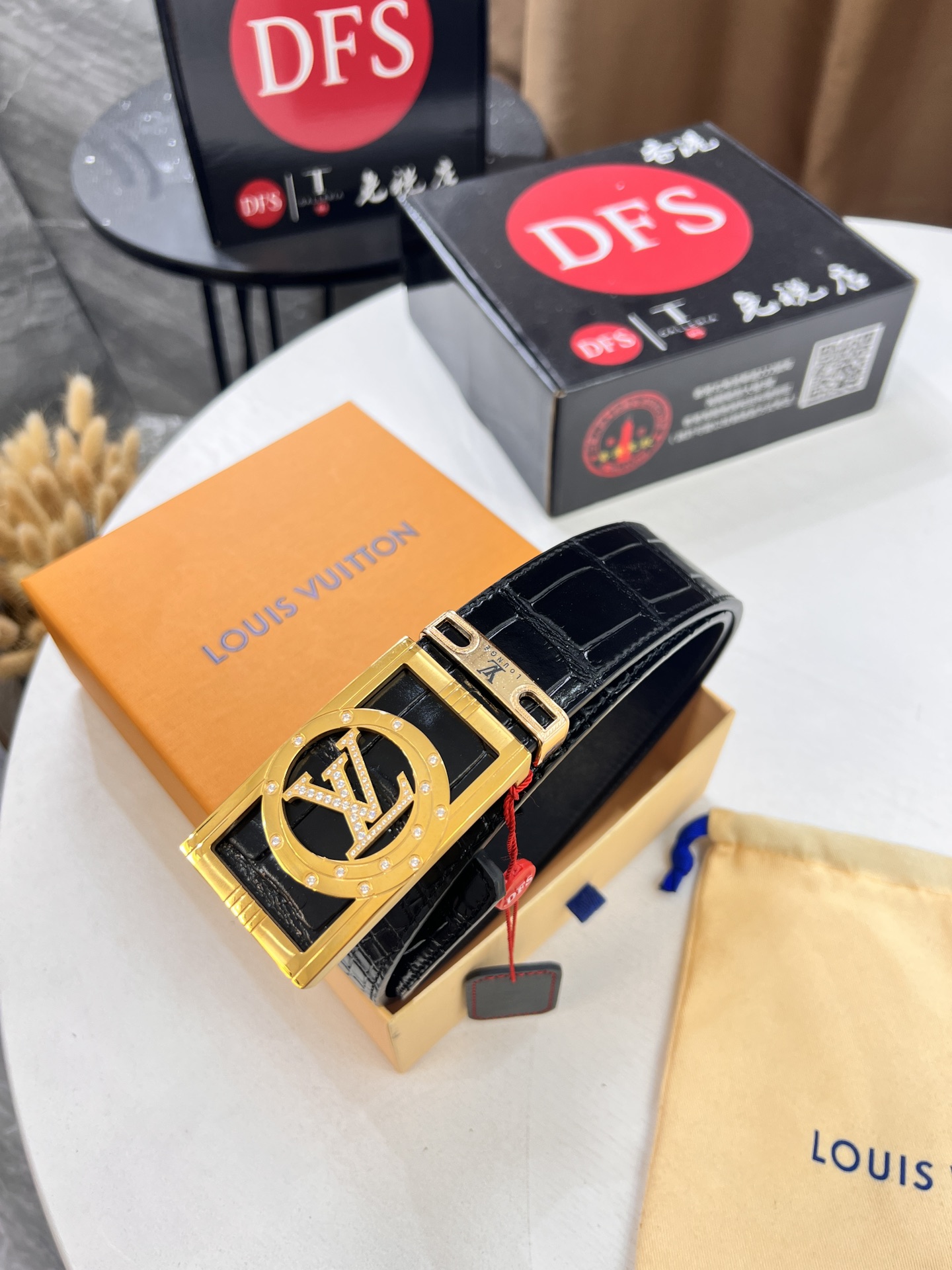 路易威登LV男士皮带 ZP开模制作 2020年最新款 进口鳄鱼肚纹牛皮面料-Top High Quatity Cheap Sneakers Fashion Clothing Clothes Bags handbags Shoes of all Brand wholesale With The best Quality And Beautiful Price from China Factory Chinese suppliers wholesaler seller 路易威登LV男士皮带 ZP开模制作 2020年最新款 进口鳄鱼肚纹牛皮面料