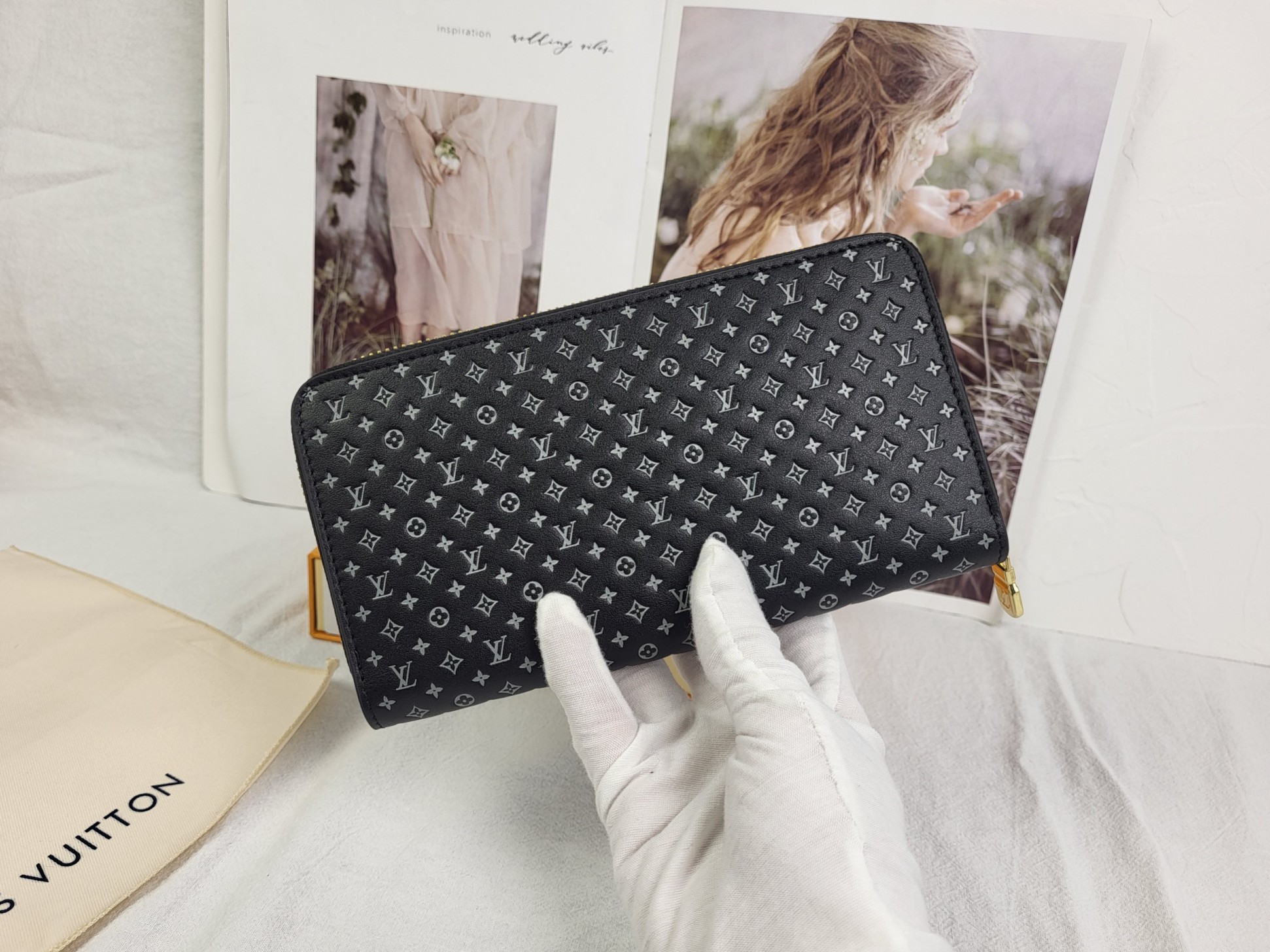 Different colors of the luxury leather long zipper wallet