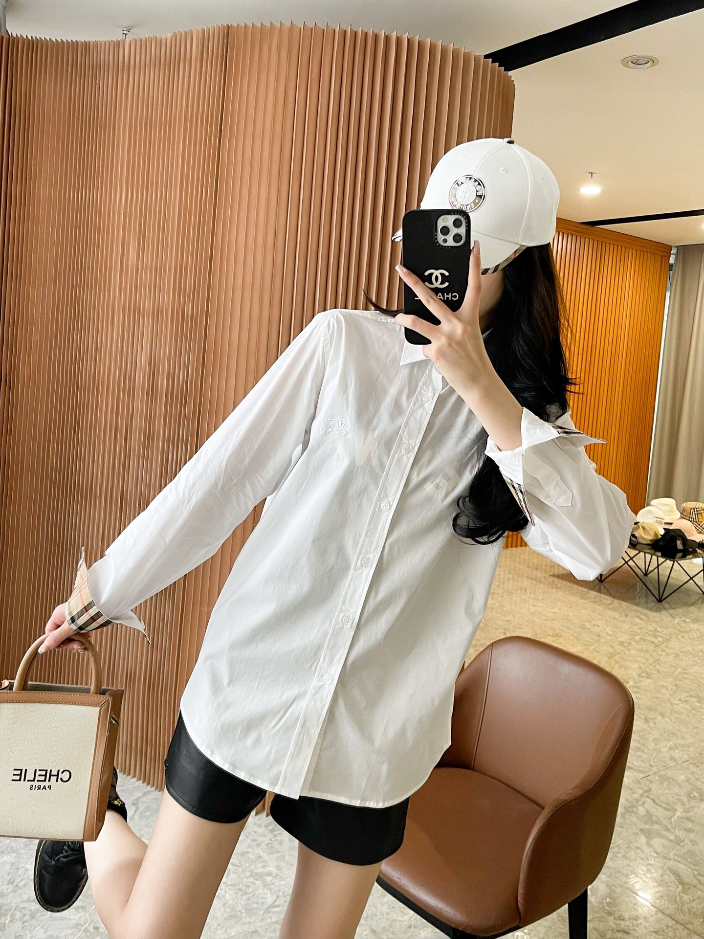 NO:782458,Actual shot of model's white upper body, Burberry-clothing,19860909模特白色上身实拍演绎,博柏利-服装,,Women's clothing