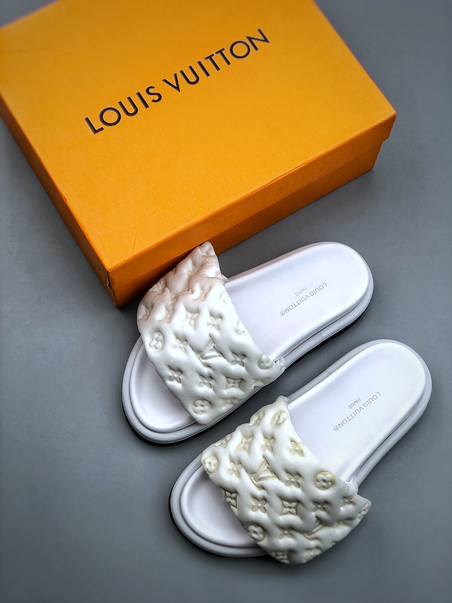 Louis Vuitton 2022 counters autumn and winter new maximum limited counters new LV couple thick bottom Velcro slippers