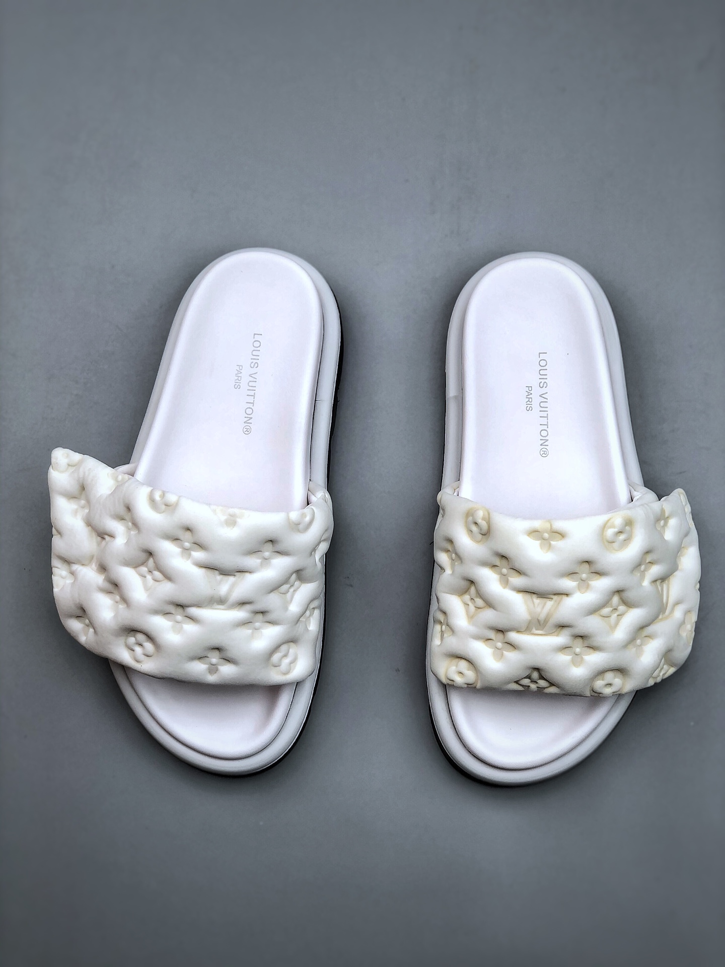 Louis Vuitton 2022 counters autumn and winter new maximum limited counters new LV couple thick bottom Velcro slippers