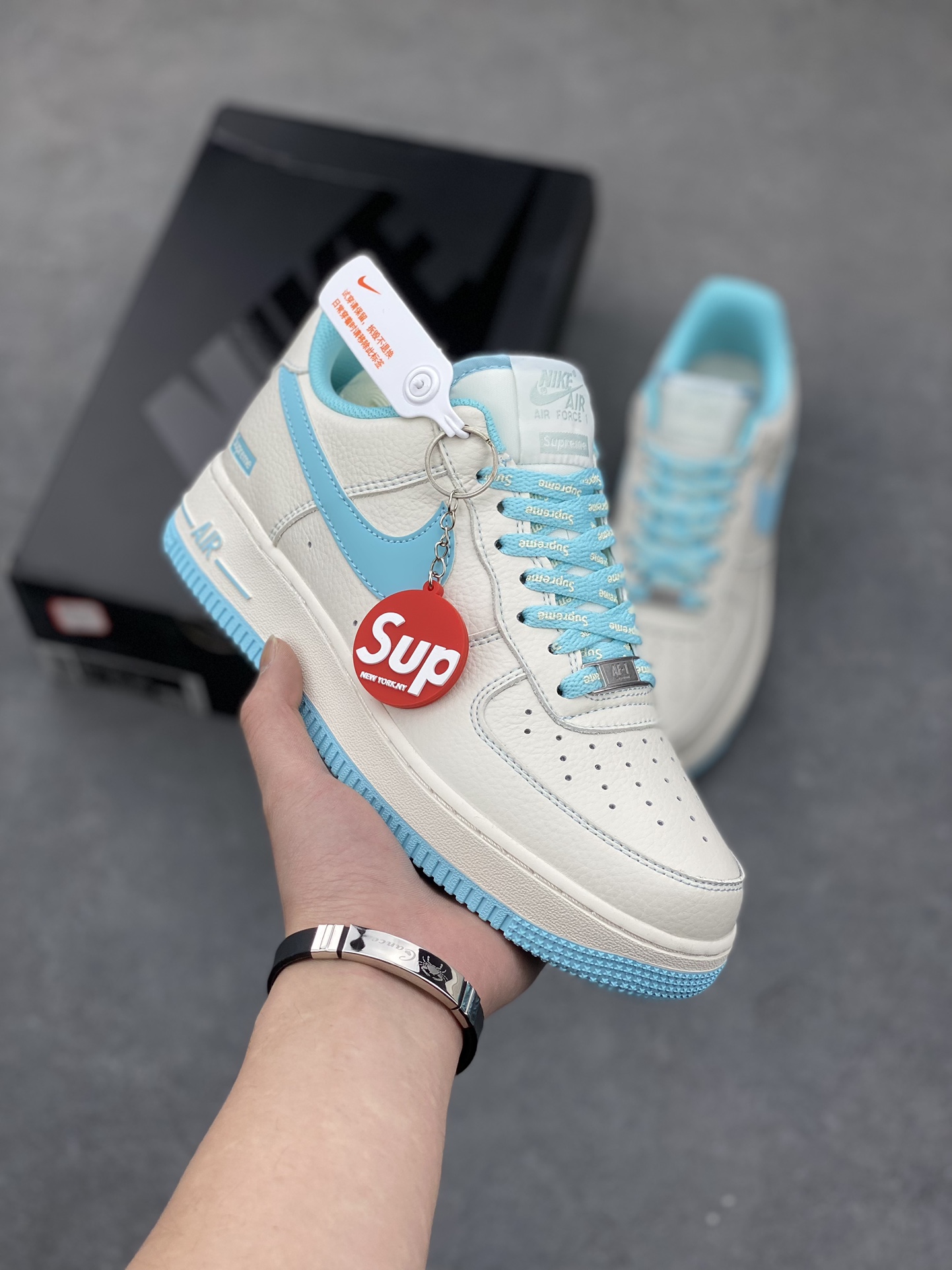 Nike Air Force 1 '07 Low Supreme Collab Sneakers - Limited Edition 2 i1681156522 5090 0