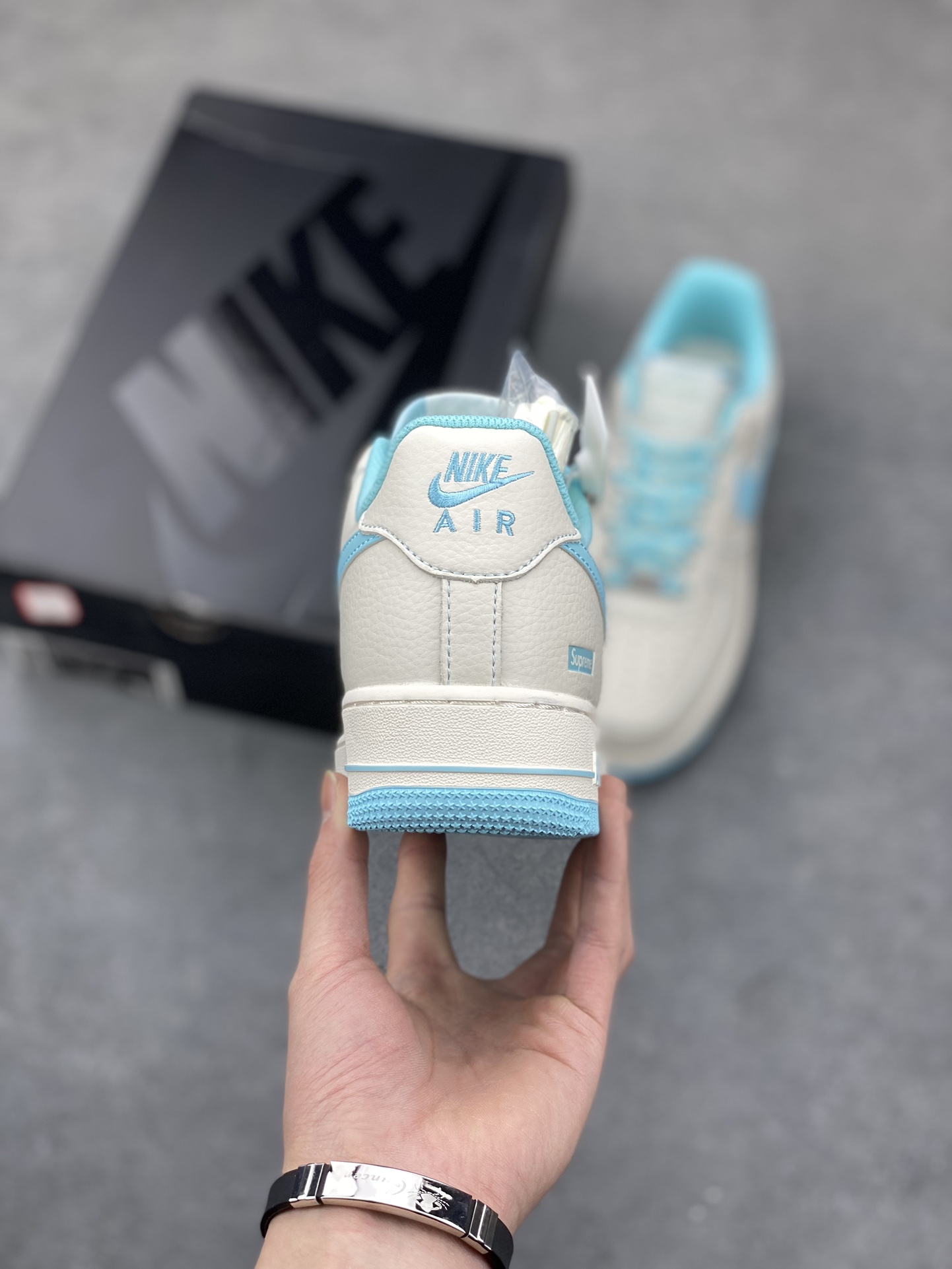 Nike Air Force 1 '07 Low Supreme Collab Sneakers - Limited Edition 5 i1681156522 7419 3