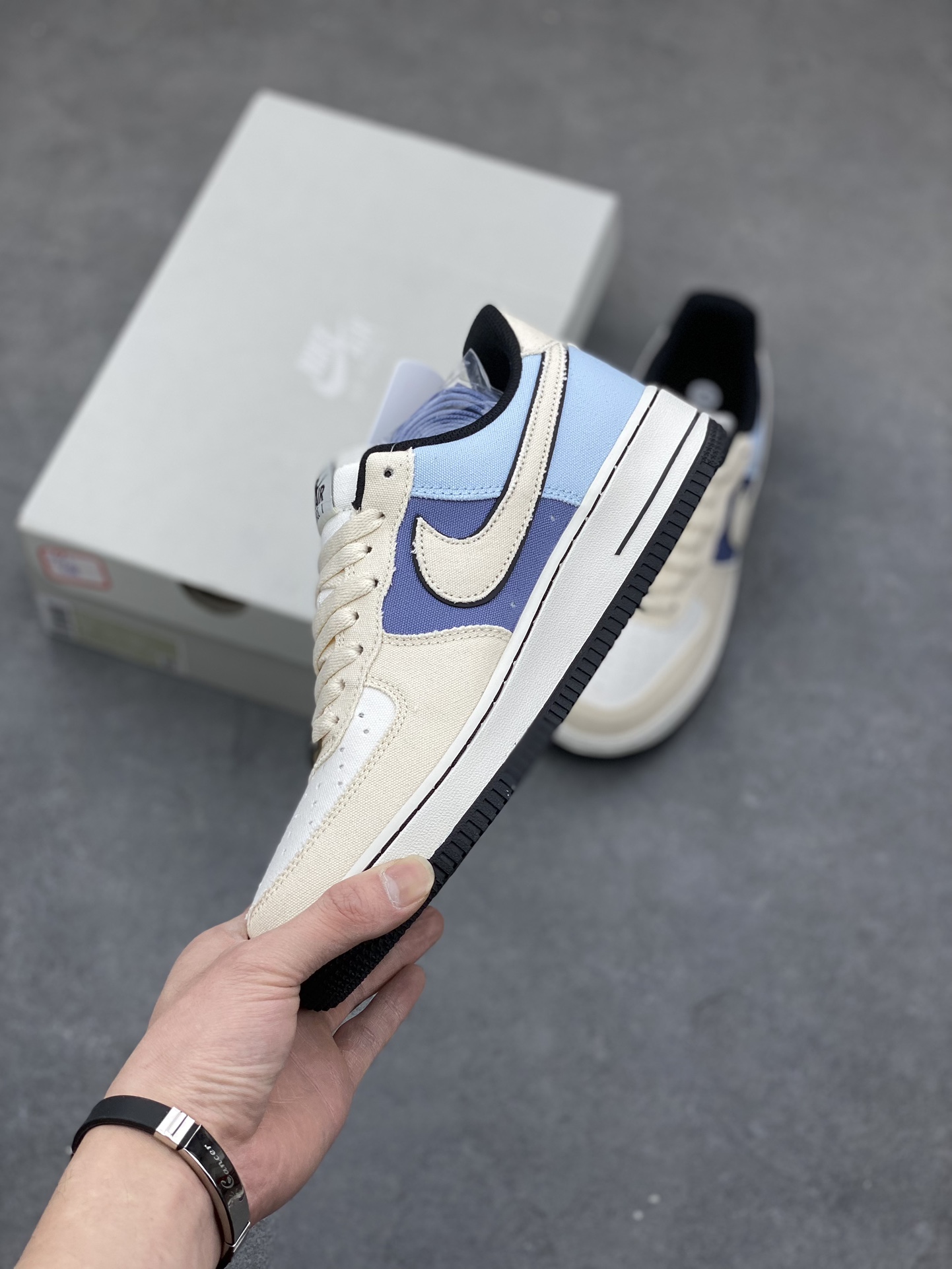 Nike Air Force 1 Low-Top Sneakers - Blue/White, Comfortable and Durable 4 i1681159171 1137 2