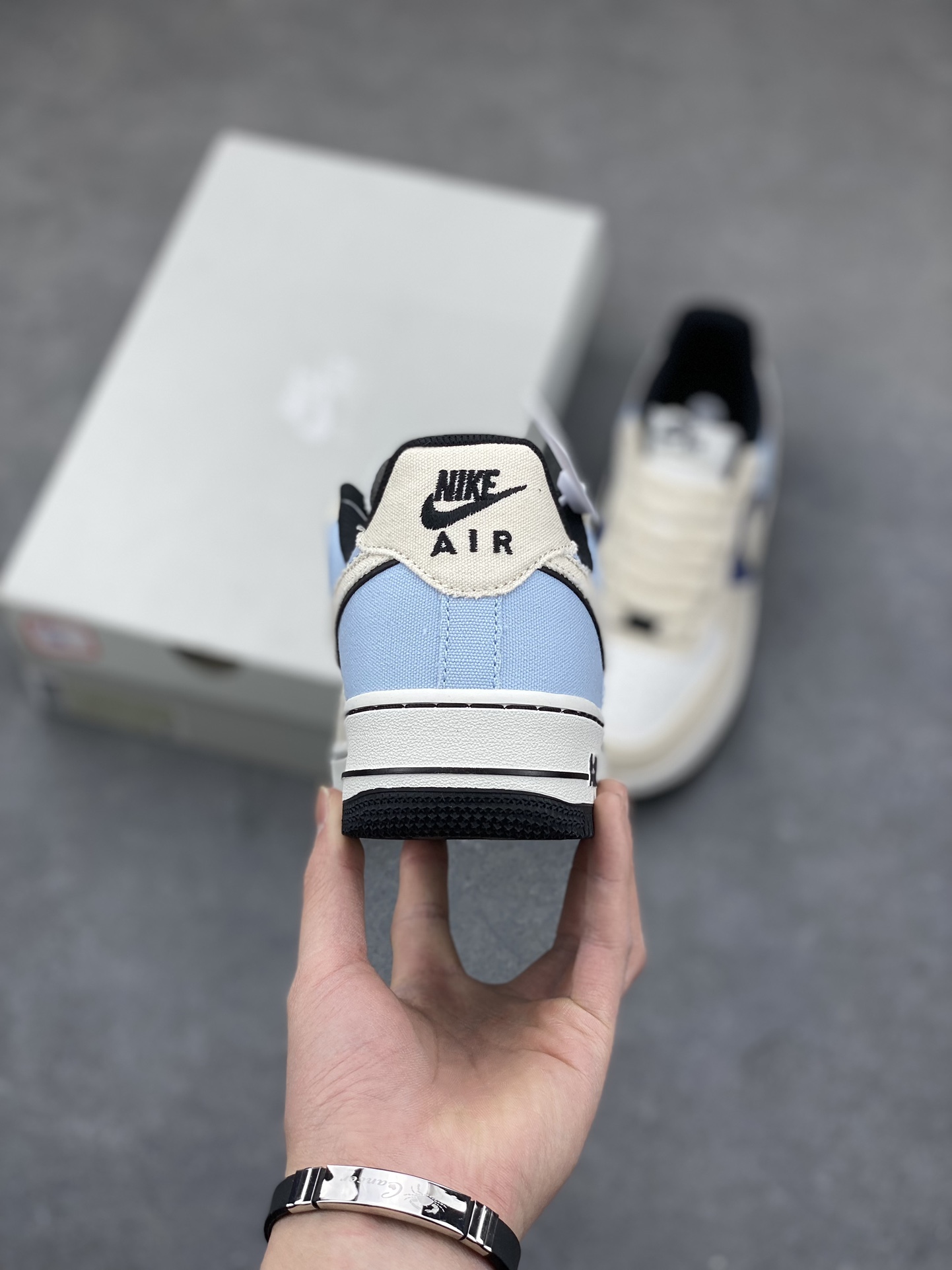Nike Air Force 1 Low-Top Sneakers - Blue/White, Comfortable and Durable 5 i1681159171 5050 3