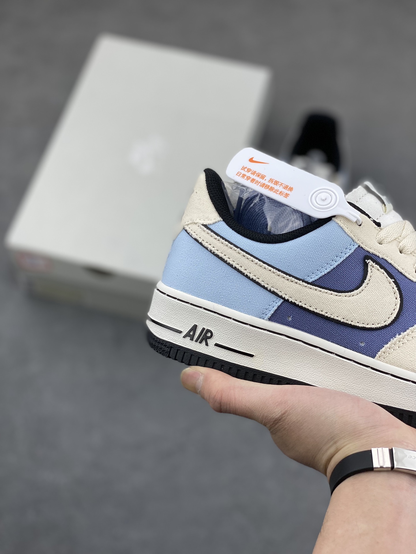 Nike Air Force 1 Low-Top Sneakers - Blue/White, Comfortable and Durable 6 i1681159171 5500 4
