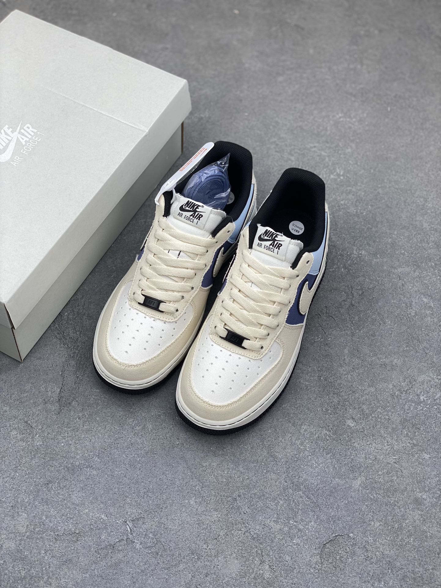 Nike Air Force 1 Low-Top Sneakers - Blue/White, Comfortable and Durable 9 i1681159171 9722 7