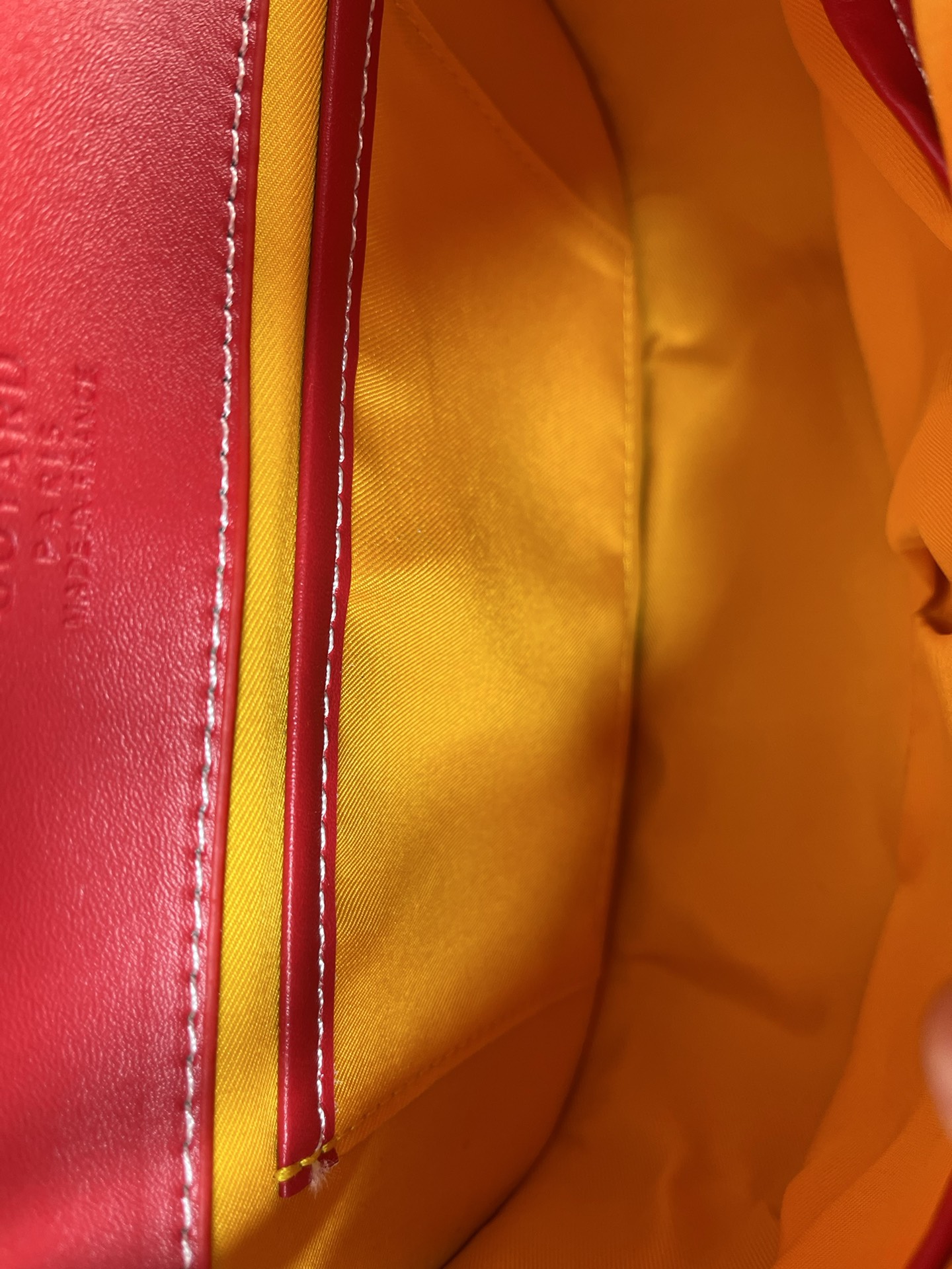 Goyard 邮差包 明星同款，新比例小方形包包 简洁大气实用的小方包 获得很多明星喜爱 手绘花纹特别有自己的特色 Si