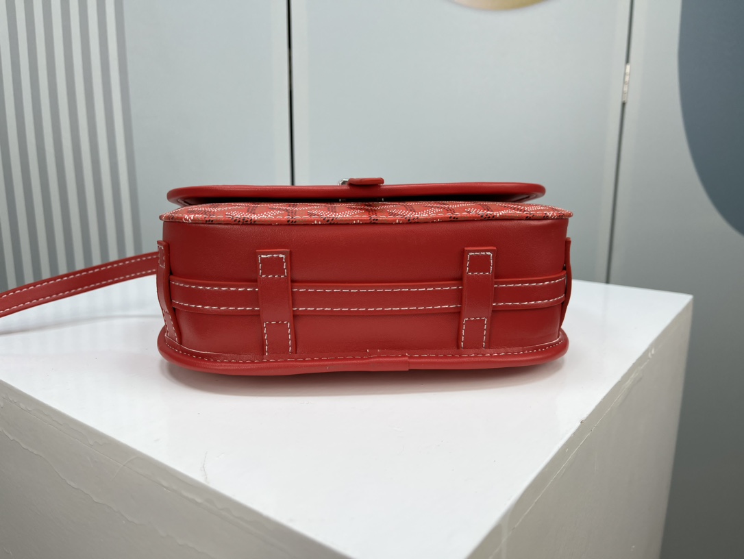 Goyard 邮差包 明星同款，新比例小方形包包 简洁大气实用的小方包 获得很多明星喜爱 手绘花纹特别有自己的特色 Si