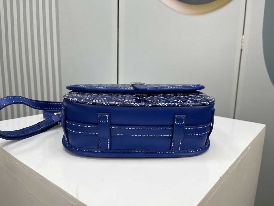 Goyard 邮差包 明星同款，新比例小方形包包 简洁大气实用的小方包 获得很多明星喜爱 手绘花纹特别有自己的特色 Si