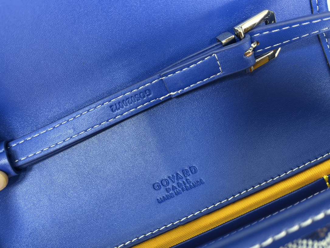 Goyard 邮差包 明星同款，新比例小方形包包 简洁大气实用的小方包 获得很多明星喜爱 手绘花纹特别有自己的特色 Si