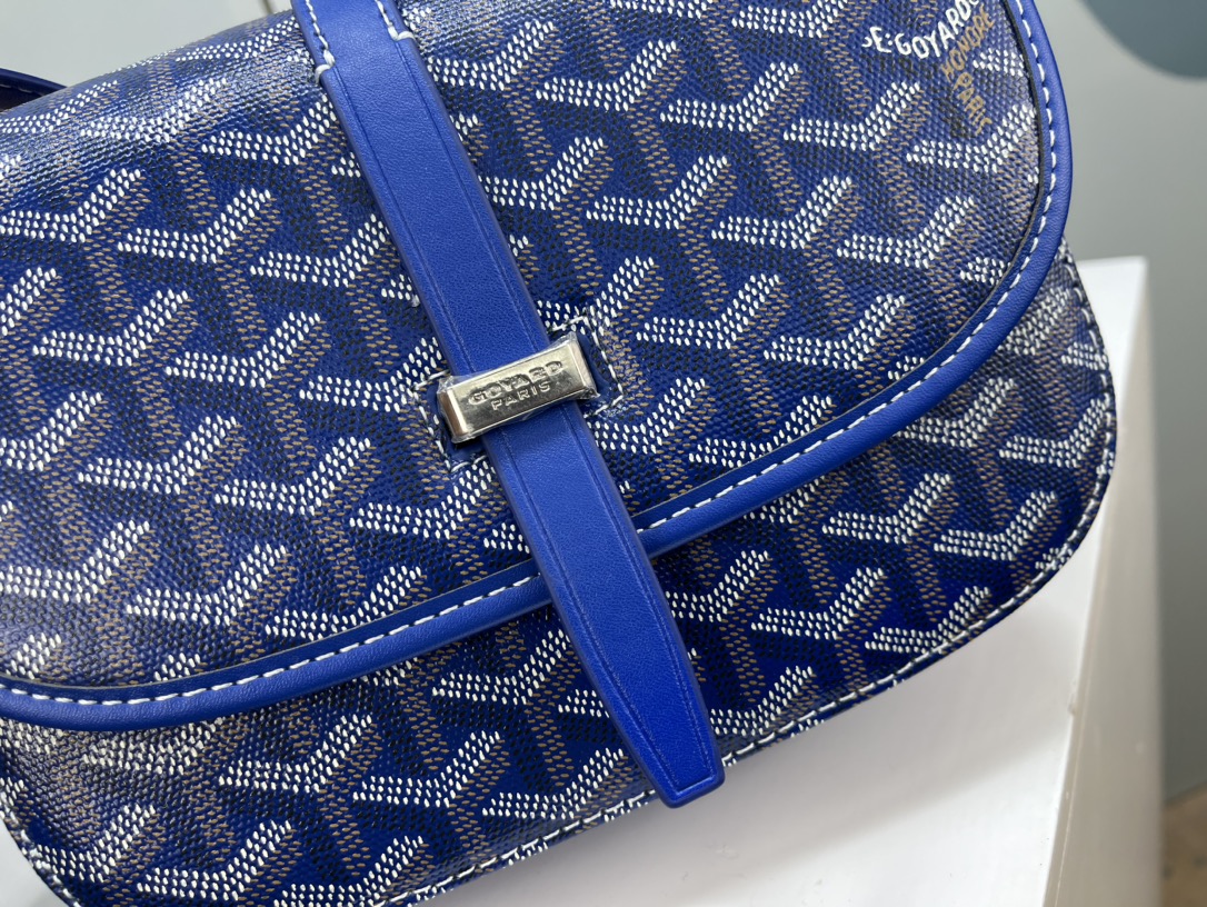 Goyard 邮差包 明星同款，新比例小方形包包 简洁大气实用的小方包 获得很多明星喜爱 手绘花纹特别有自己的特色 Si
