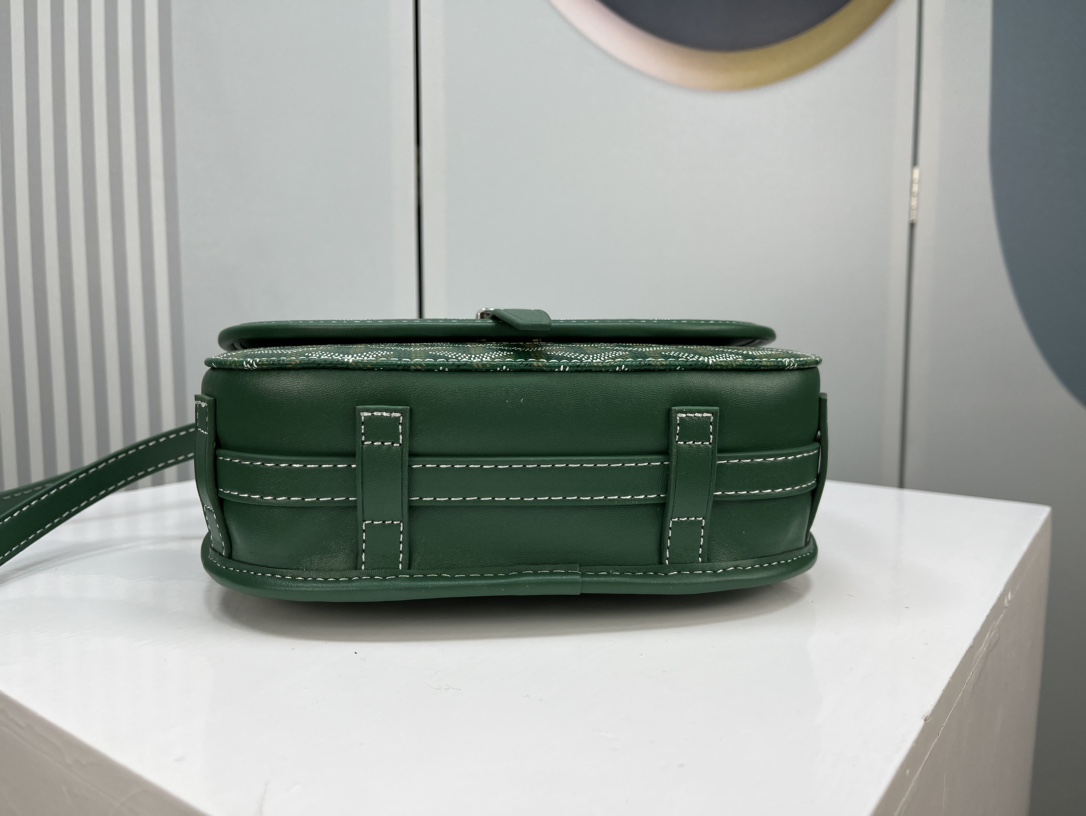 Goyard 邮差包 明星同款，新比例小方形包包 简洁大气实用的小方包 获得很多明星喜爱 手绘花纹特别有自己的特色 Si