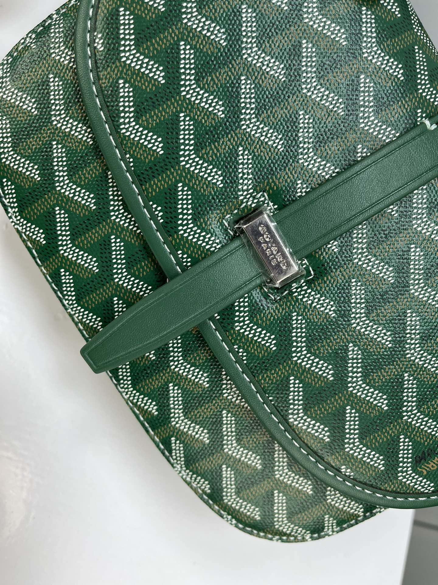 Goyard 邮差包 明星同款，新比例小方形包包 简洁大气实用的小方包 获得很多明星喜爱 手绘花纹特别有自己的特色 Si