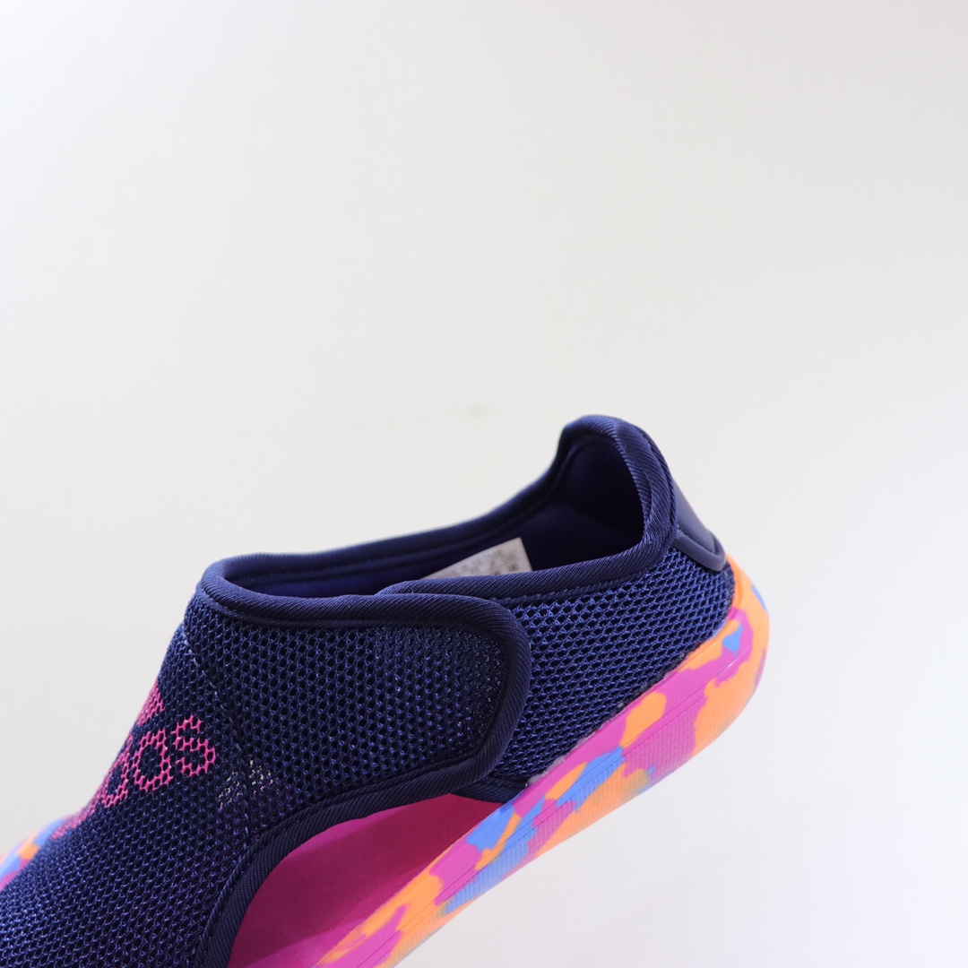 图片[5]-AD3.0包头网面凉鞋‼️ AD儿童包头凉鞋 新款，每年的爆款！实在太经典好穿！采用柔韧透气网面，搭配耐磨橡胶鞋底，新升级的质量，比往年更上一个档次✅ 泡棉缓震鞋垫更加轻盈舒适，脚感柔软！与脚底贴合度很好，不会打滑！-选品中心