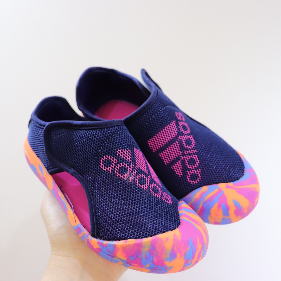 AD3.0包头网面凉鞋‼️ AD儿童包头凉鞋 新款,每年的爆款!实在太经典好穿!采用柔韧透气网面,搭配耐磨橡胶鞋底,新升级的质量,比往年更上一个档次✅ 泡棉缓震鞋垫更加轻盈舒适,脚感柔软!与脚底贴合度很好,不会打滑!-选品中心