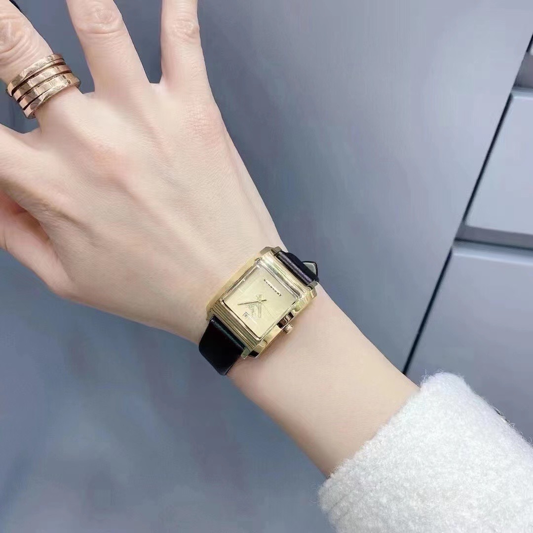 “Exclusive Burberry Watch Sale: Elevate Your Fashion Charms with Quality” - 图片 7