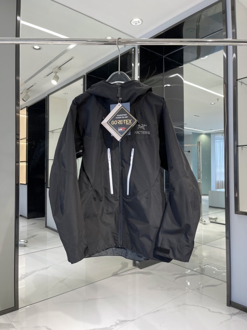 כובעת Arc'teryx Alpha SV: הגנה מפנקת ומובילית גורטקס לגברים ונשים 1 כובעת Arc’teryx Alpha SV: הגנה מפנקת ומובילית גורטקס לגברים ונשים