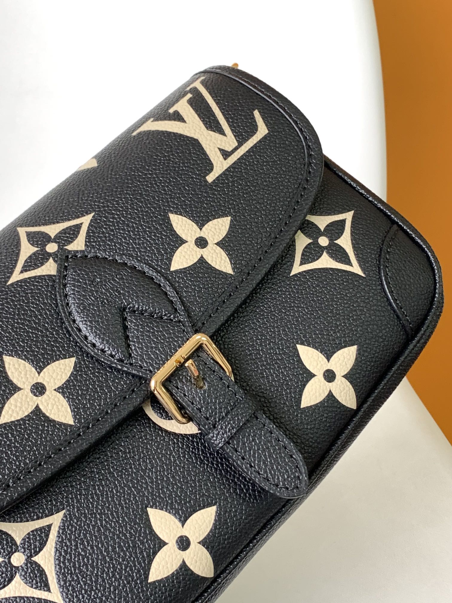 LOUIS VUITTON-LV Diane M46583