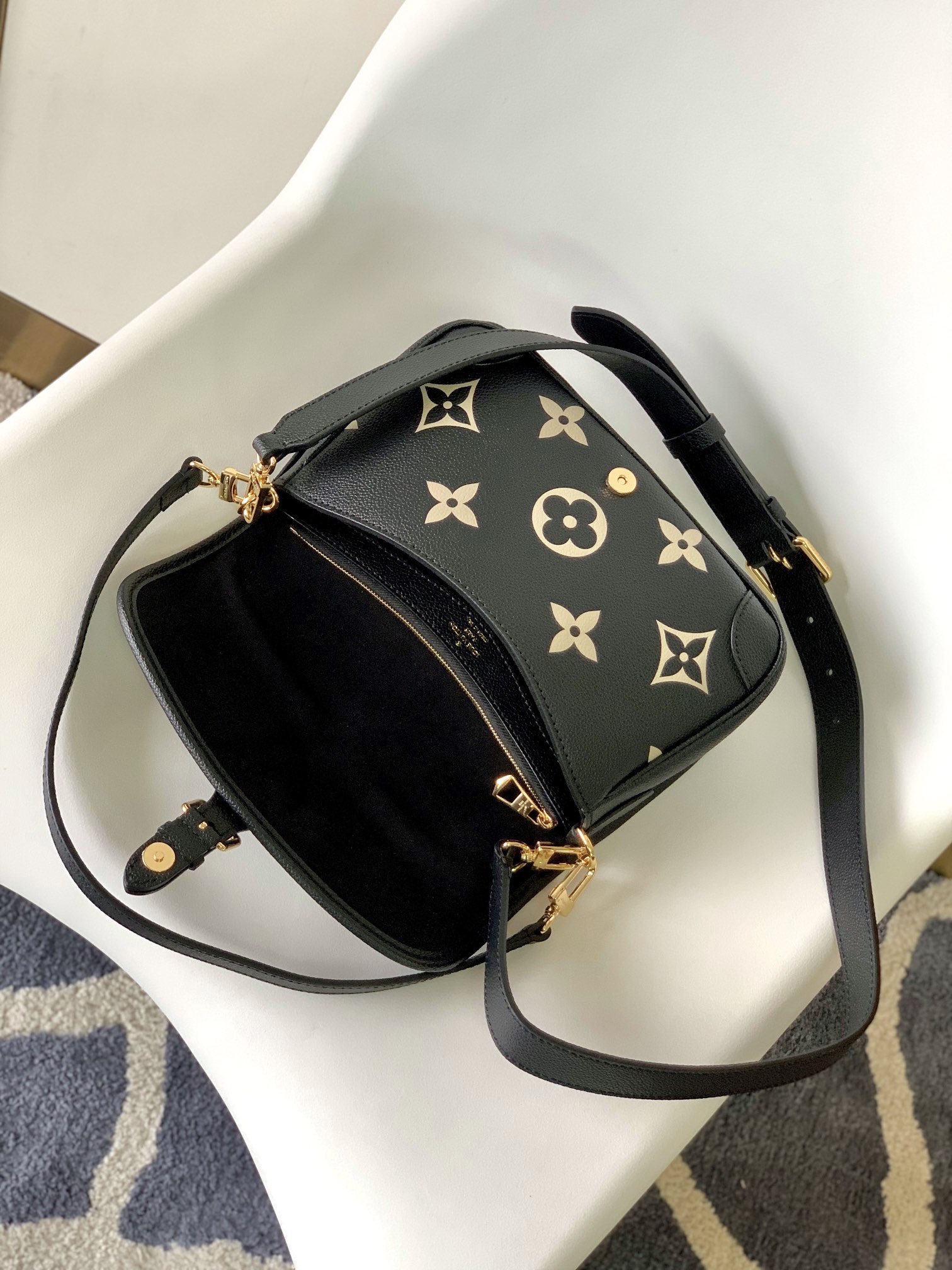 LOUIS VUITTON-LV Diane M46583