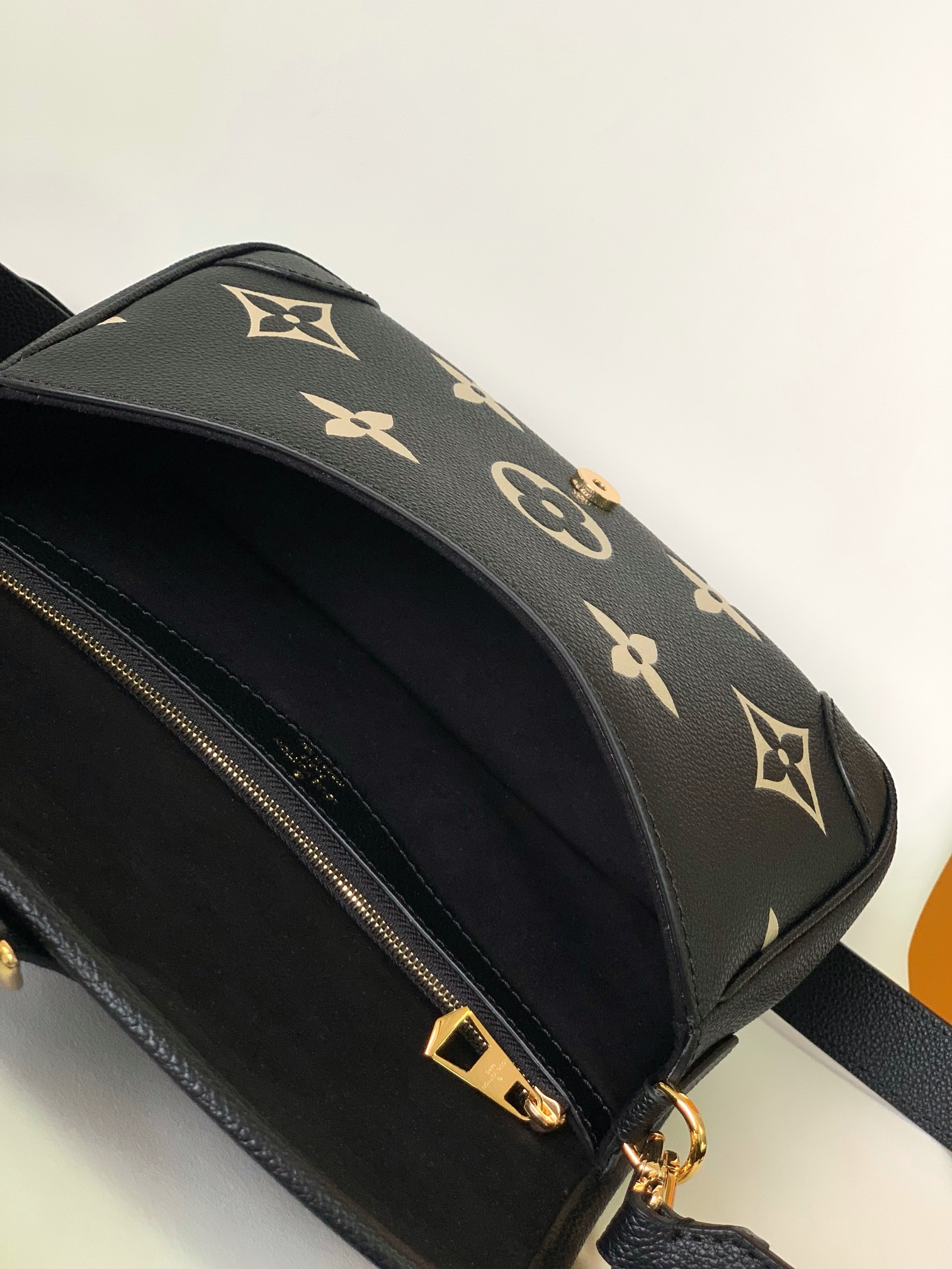 LOUIS VUITTON-LV Diane M46583