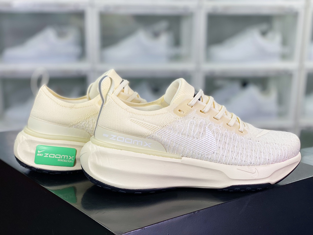 220 ZoomX Invincible Run Flyknit 3”White/Black/Blue/Pink”慢跑鞋“针织米白”DR2615-121