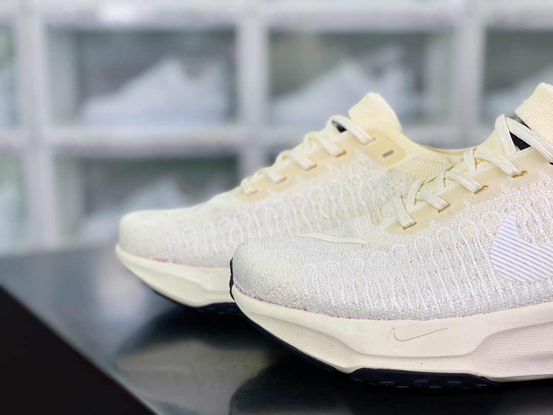 220 ZoomX Invincible Run Flyknit 3”White/Black/Blue/Pink”慢跑鞋“针织米白”DR2615-121