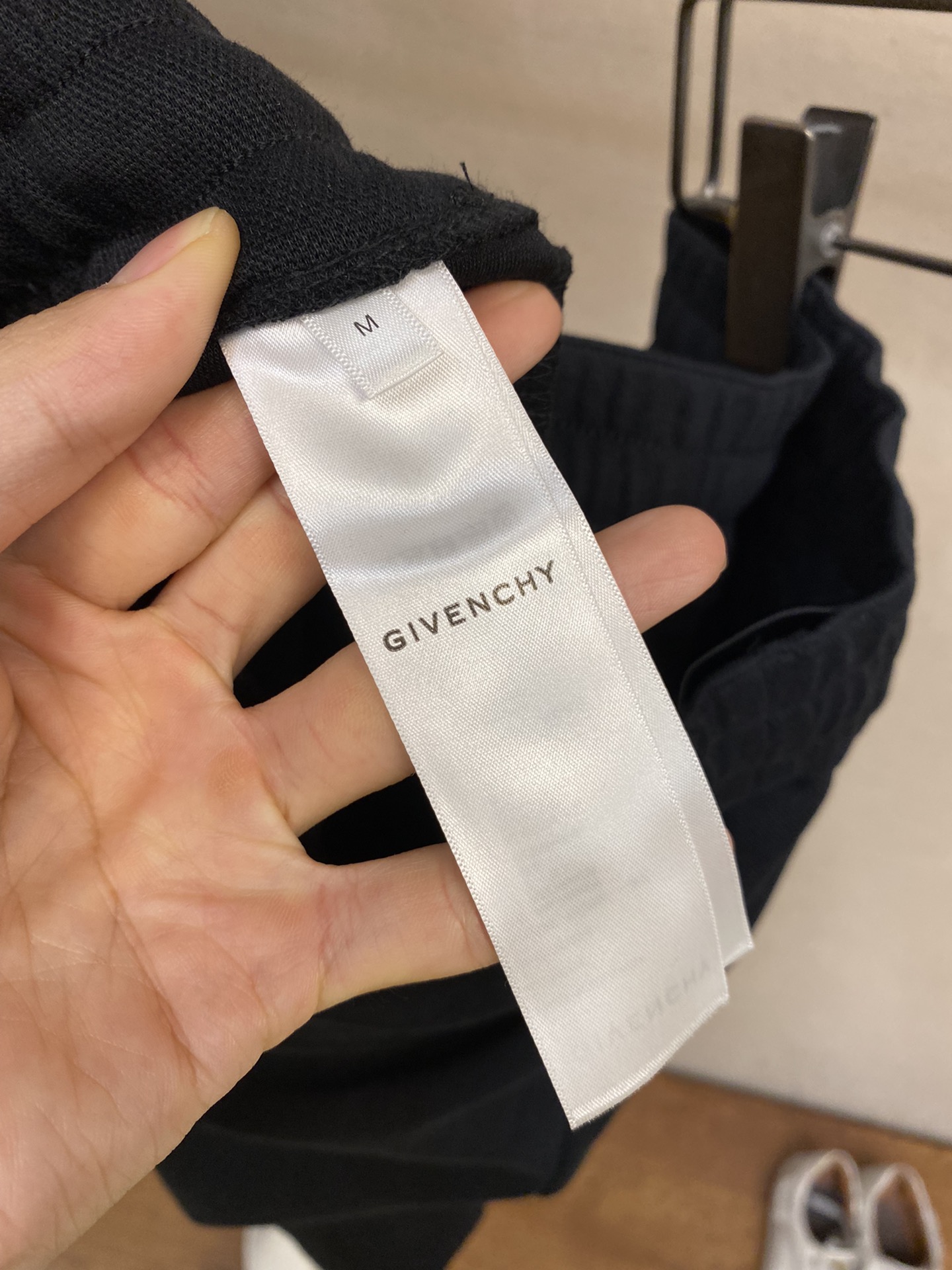 GivenchyGVC织带字母运动短裤定制科技纤维面料定织新款白色字母织带起订量就3000米以上裤袋隐藏