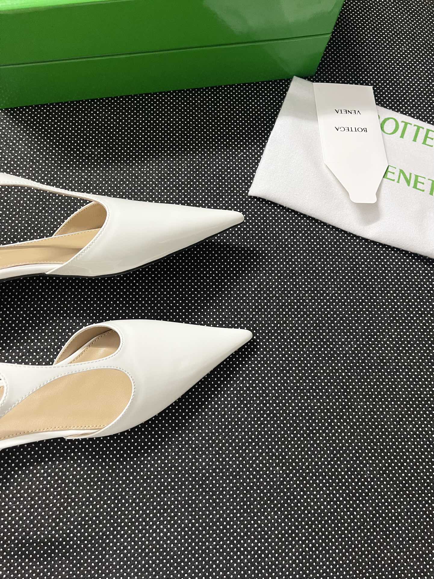 New Bottegaveneta P750: Unisex Super-Fatal Product with Custom Calf Paint and Sheepskin. - 图片 8