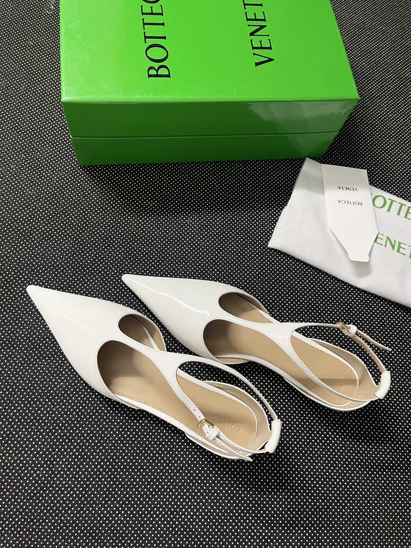 New Bottegaveneta P750: Unisex Super-Fatal Product with Custom Calf Paint and Sheepskin. - 图片 4