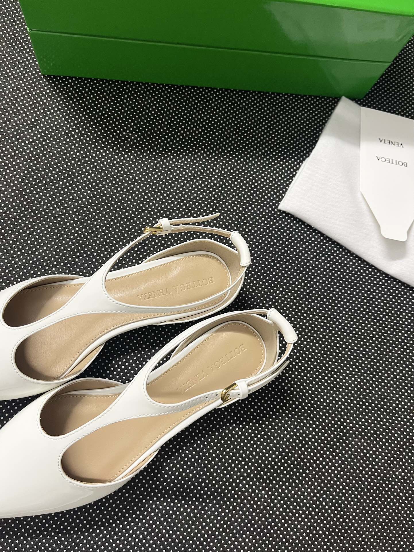 New Bottegaveneta P750: Unisex Super-Fatal Product with Custom Calf Paint and Sheepskin. - 图片 7