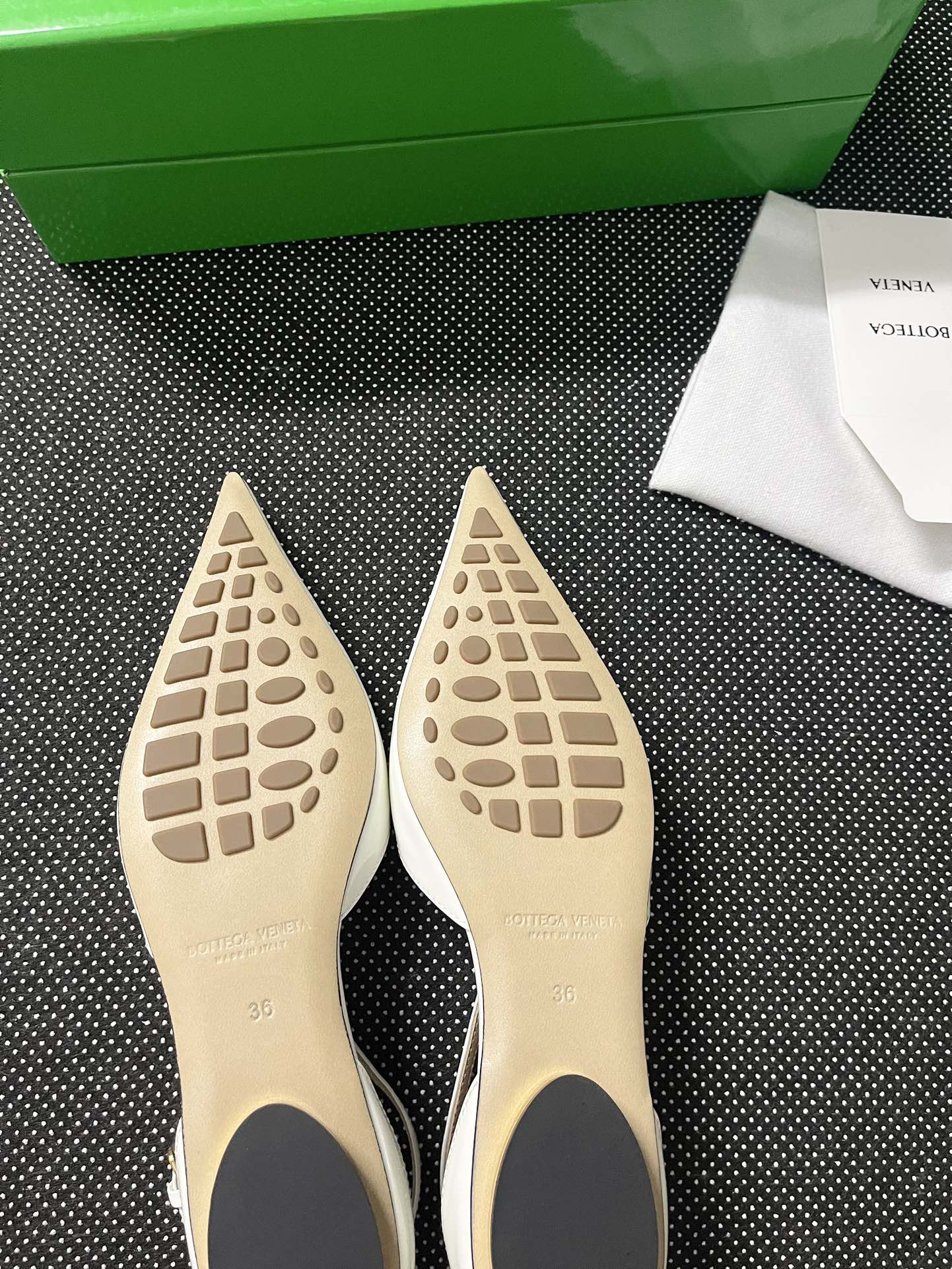 New Bottegaveneta P750: Unisex Super-Fatal Product with Custom Calf Paint and Sheepskin. - 图片 9