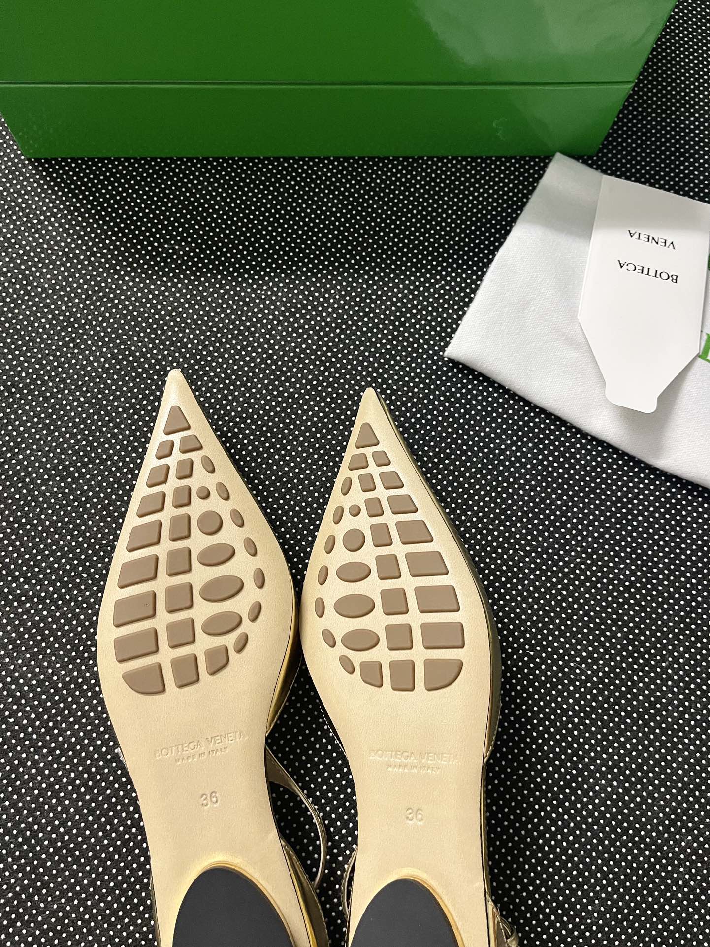 New Bottega Veneta P750: Super-Fatal Unisex Product with Custom Calf Paint and Sheepskin. - 图片 8
