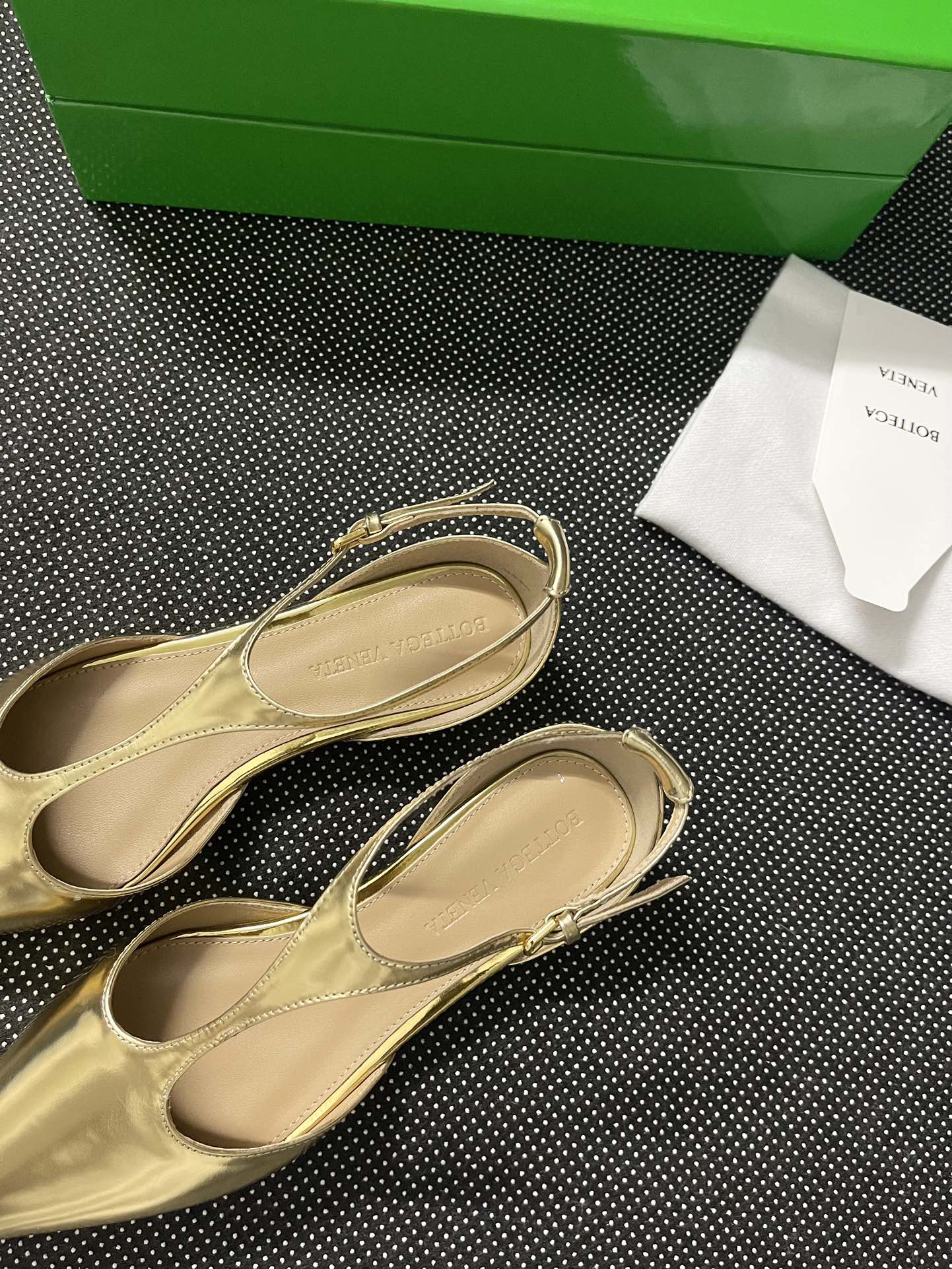 New Bottega Veneta P750: Super-Fatal Unisex Product with Custom Calf Paint and Sheepskin. - 图片 7