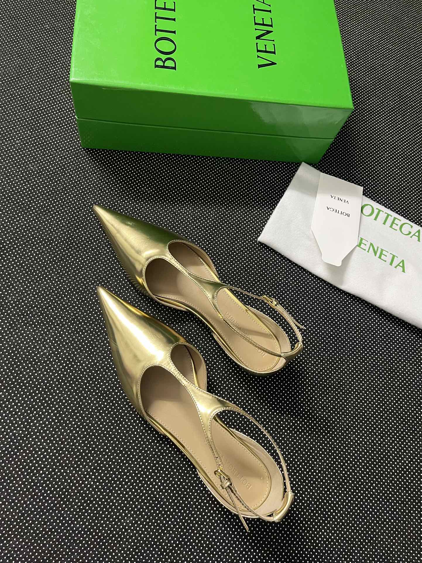 New Bottega Veneta P750: Super-Fatal Unisex Product with Custom Calf Paint and Sheepskin. - 图片 4