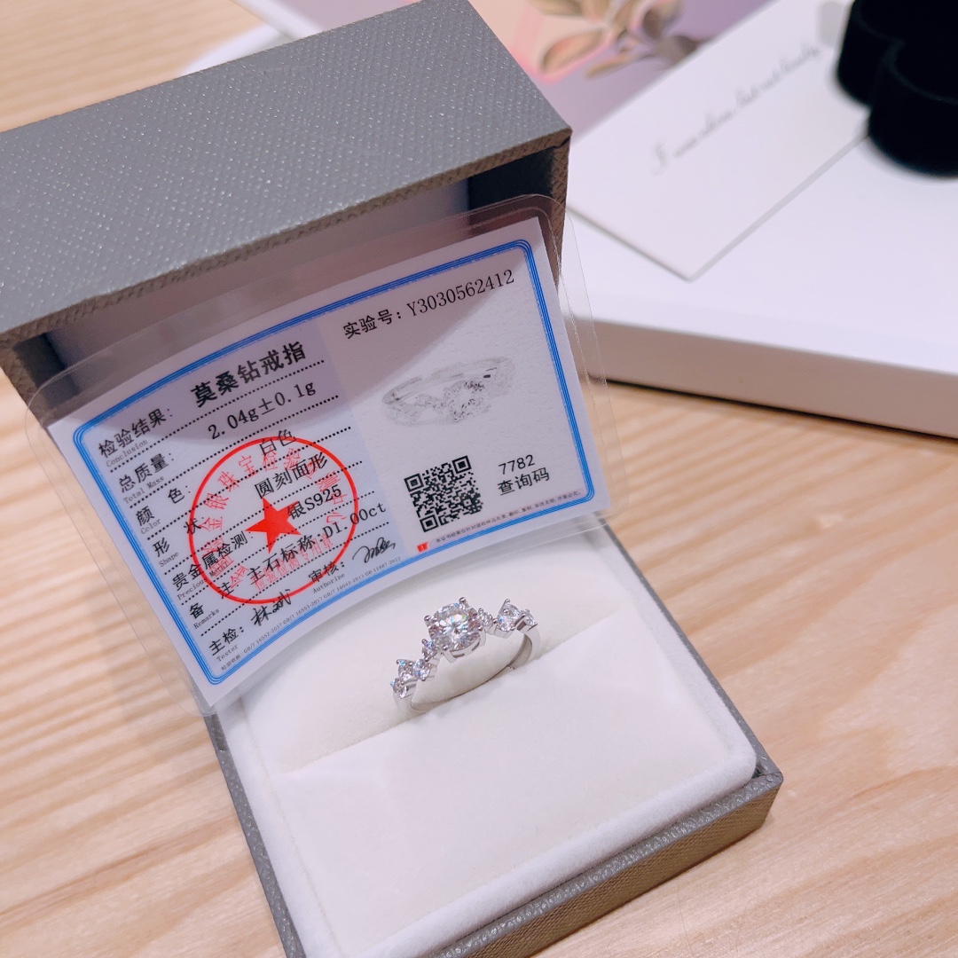 Hypoallergenic Silver Moissanite Ring Ins Style Mother's Birthday Gold