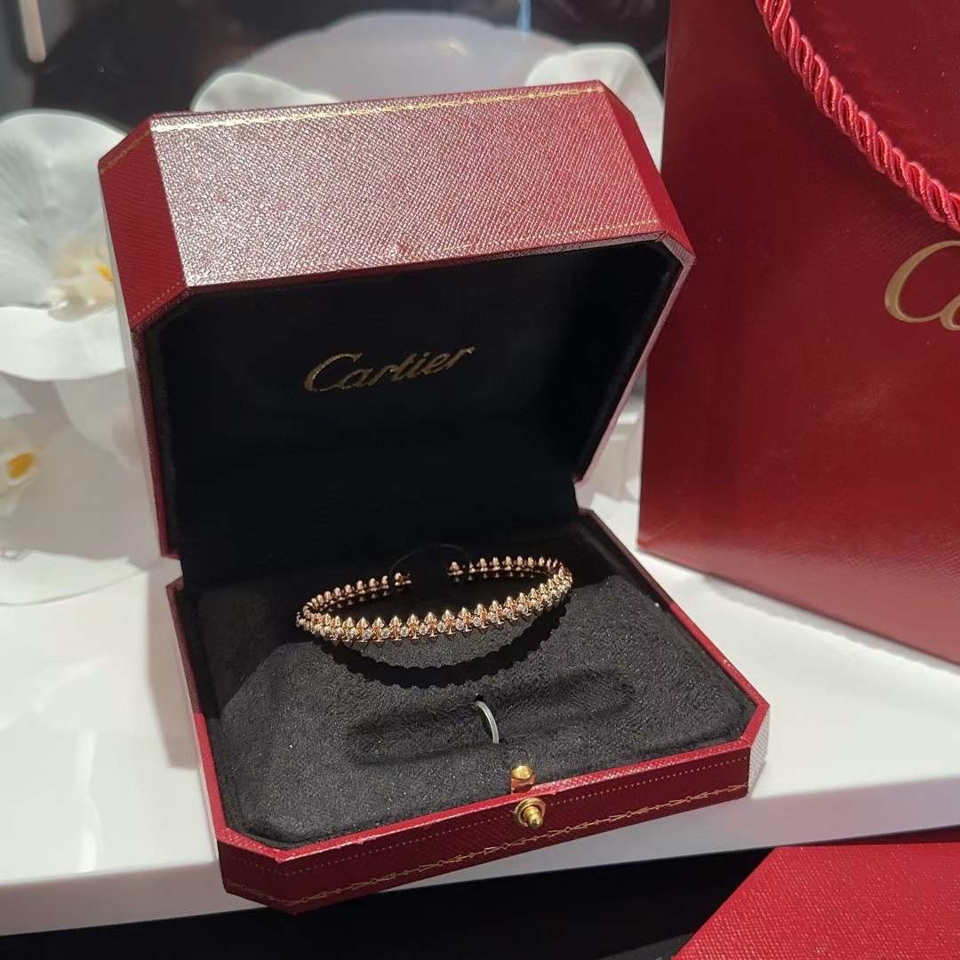Cartier Clash de Cartier系列玩转跃动光影