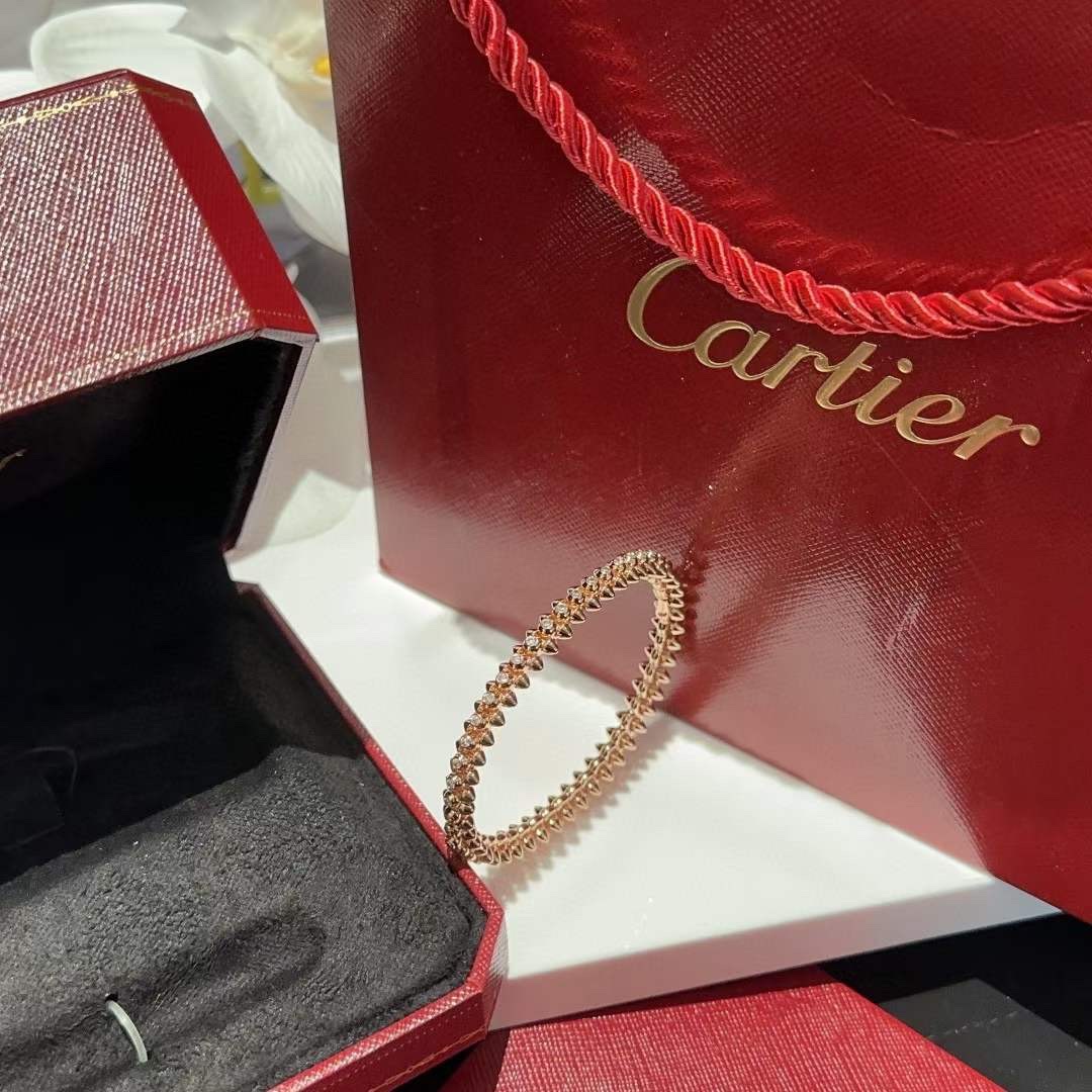 Cartier Clash de Cartier系列玩转跃动光影